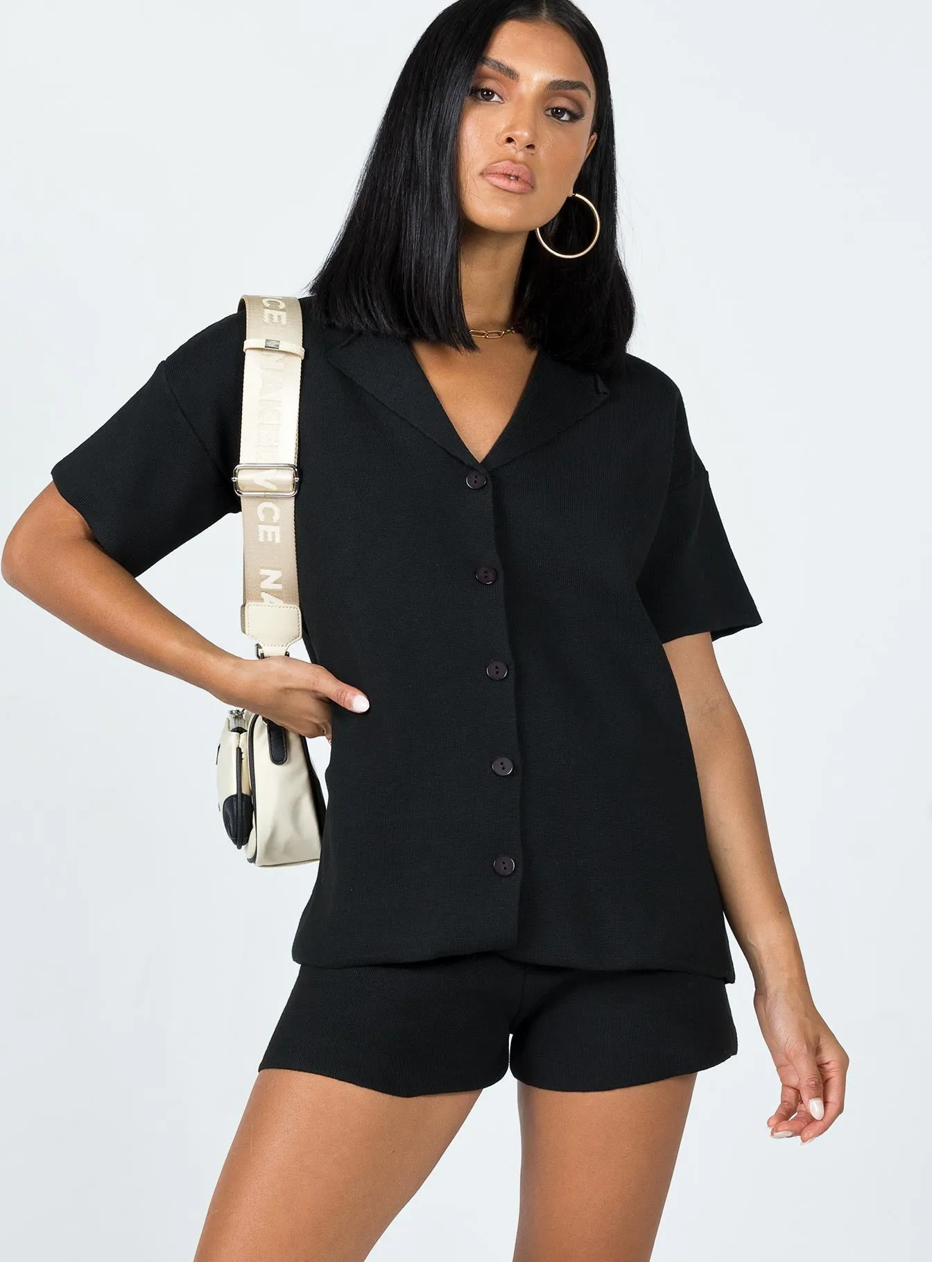 Davian Set Black TearResistantMaterial