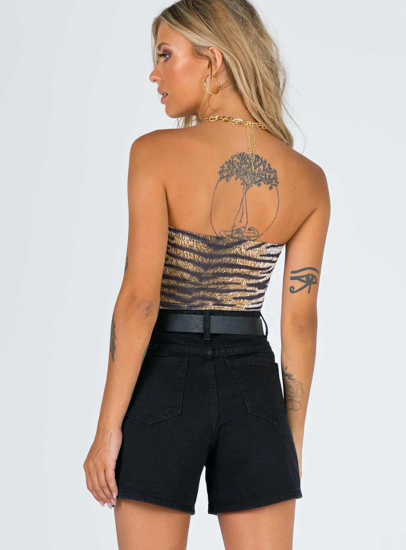 The Swalla Shorts Black Sharp Edge