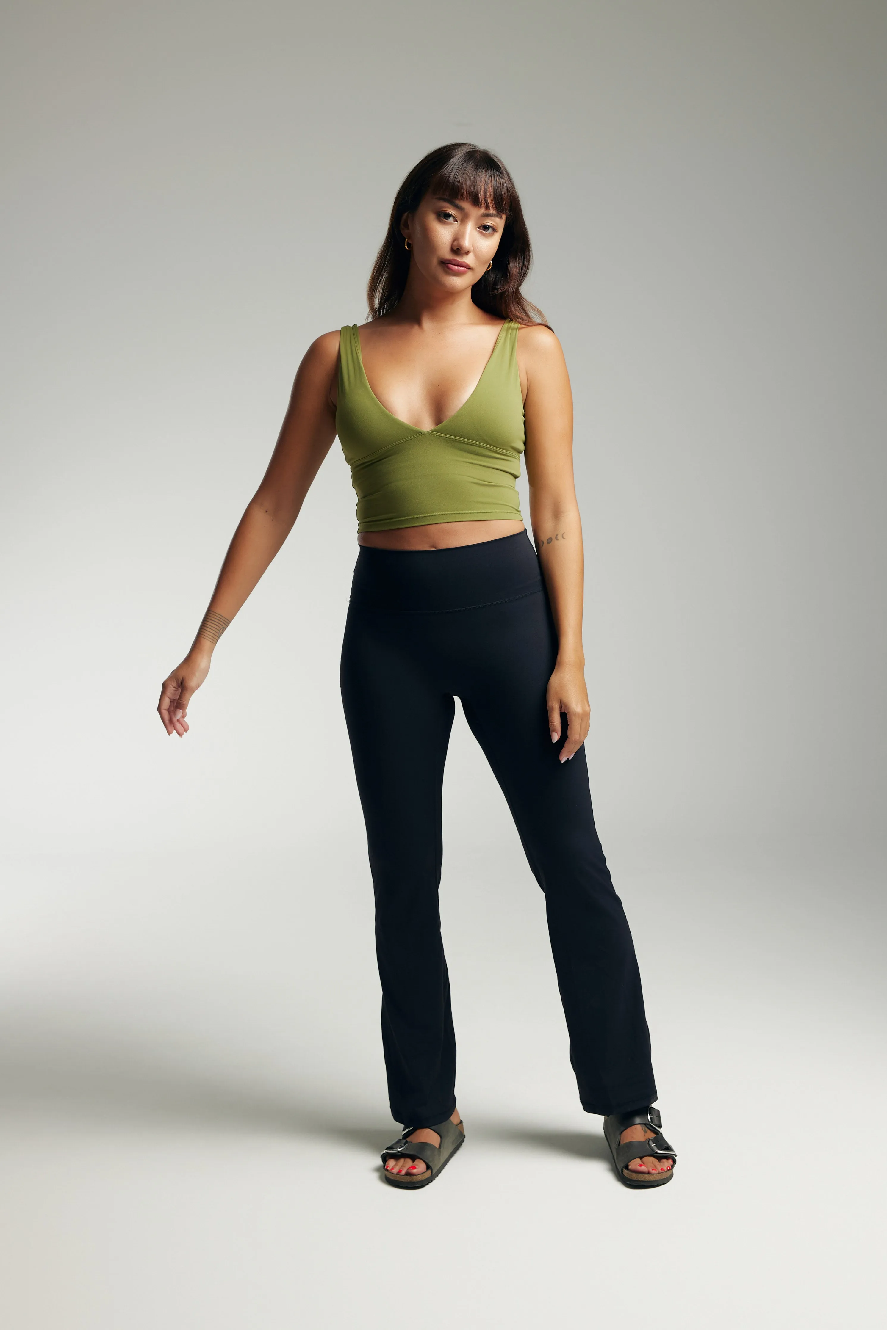 Body Shaping Fitness Lover [AA x Hanli] Flare Pants (Tall 32") in Black Sesame