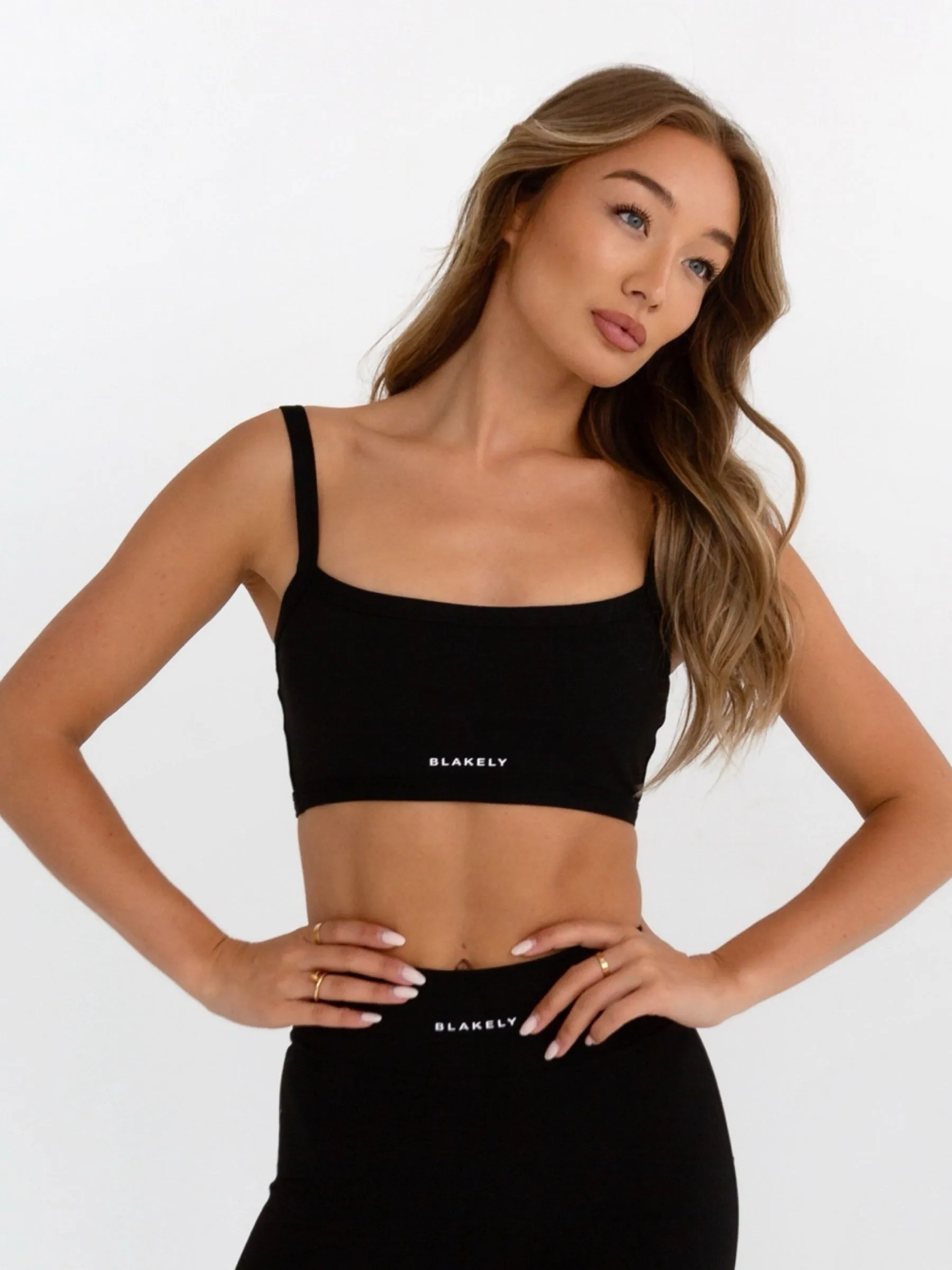 Ultimate Sports Bra - Black ventilation channels Camouflage fitness wear