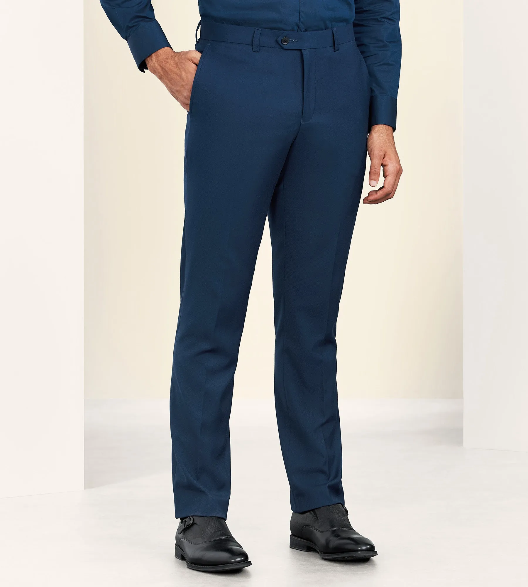 Multi Pocket System Flexible Design Modern Fit Solid Suit Pants