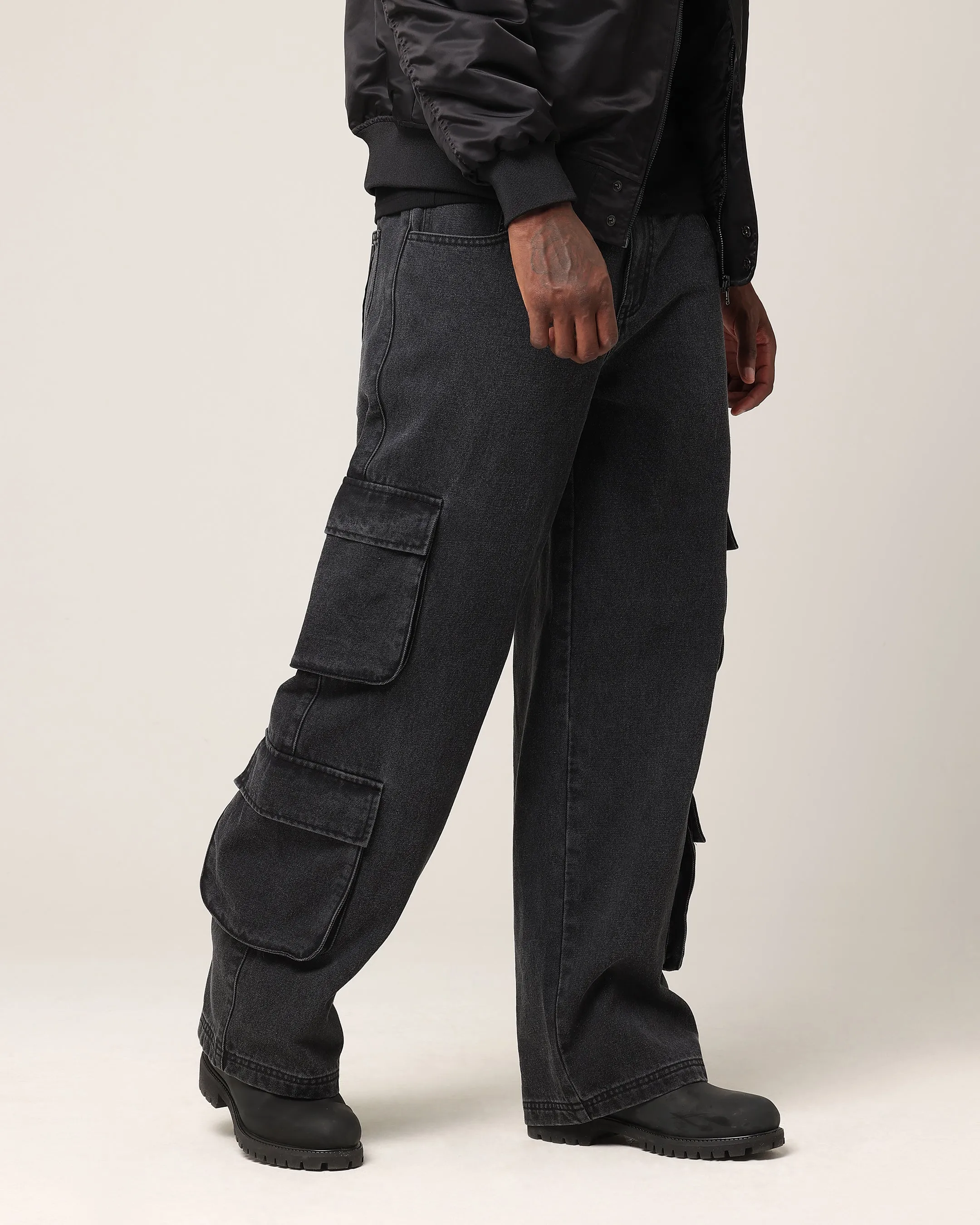Weekend Style Stretch Bold Look Minimal Fading Saint Morta Baggy Workwear Jean Black Shadow