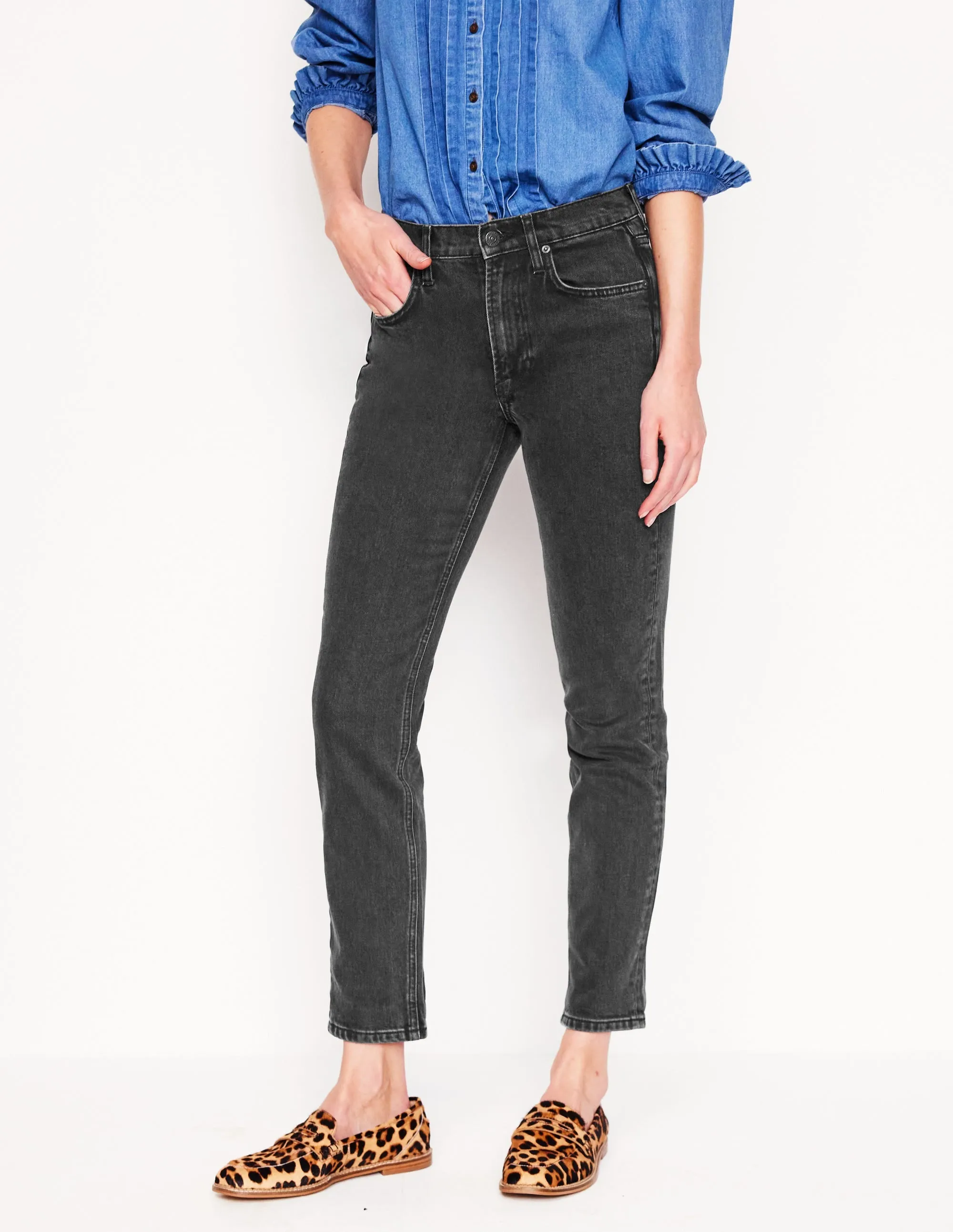 Youth Style Road Trip Outdoor Enthusiast Girlfriend Jeans-Washed Black