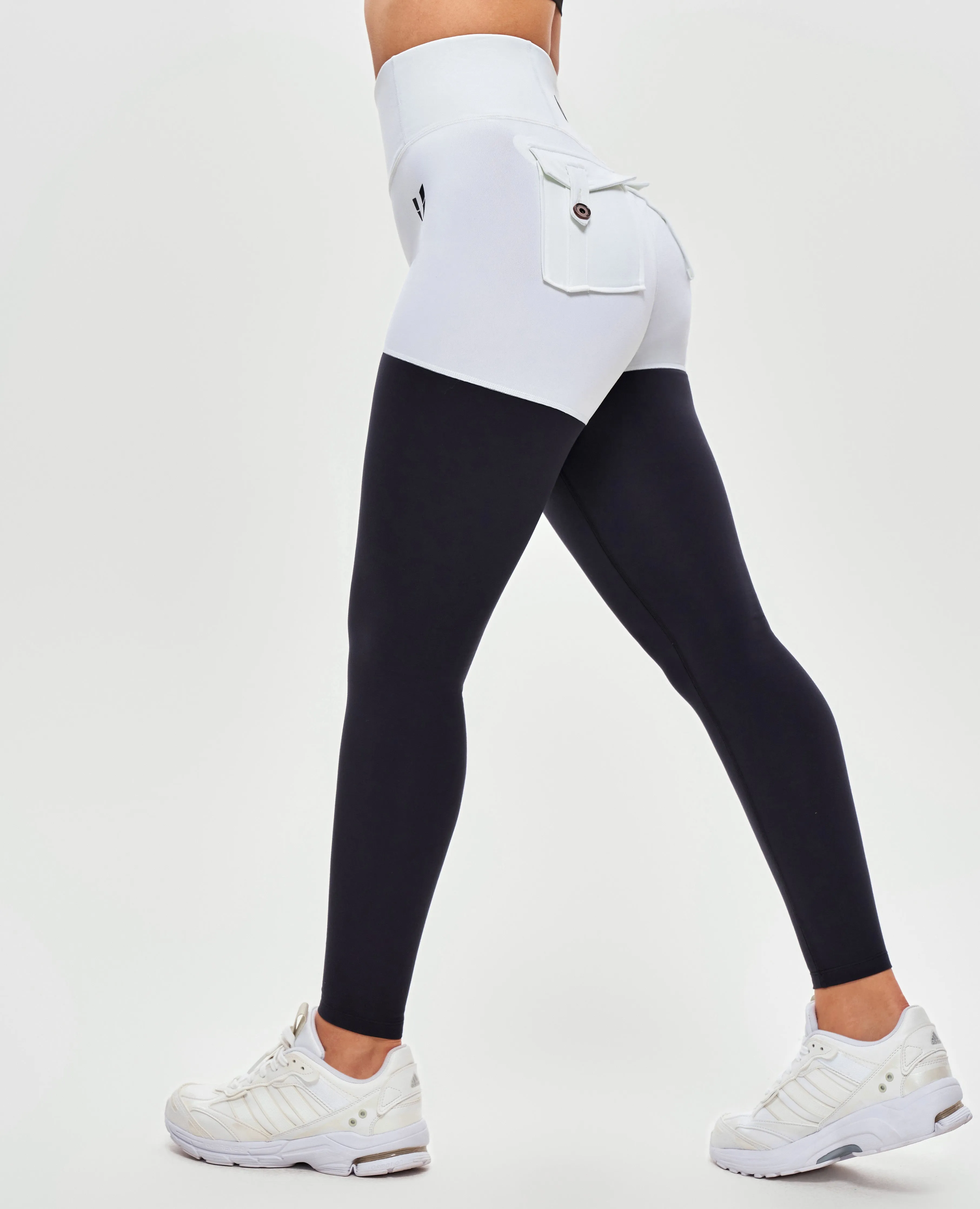 Crisp Look Cargo Athletic Leggings - Black and White