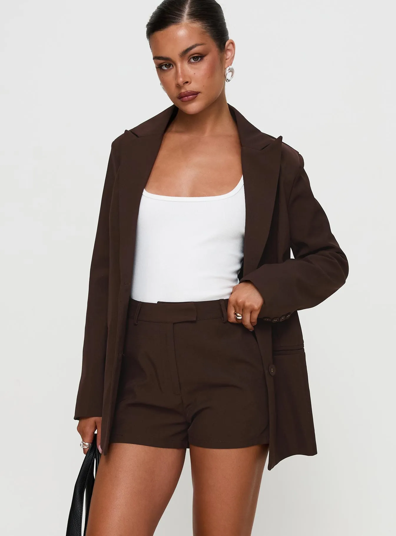ConvertibleStyle Ellerie Tailored Shorts Chocolate