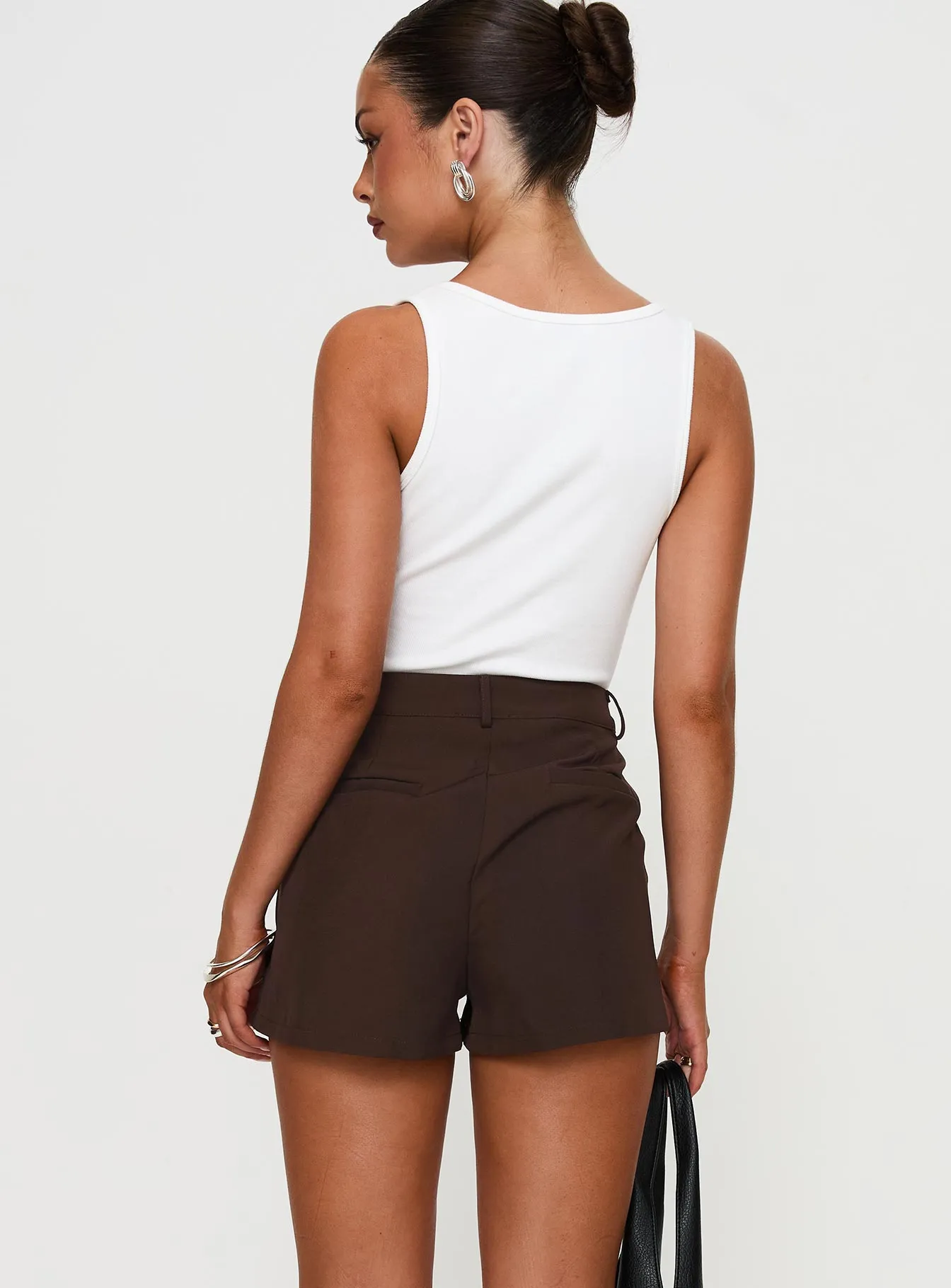PillingResistant MultiPocket System Ellerie Tailored Shorts Chocolate