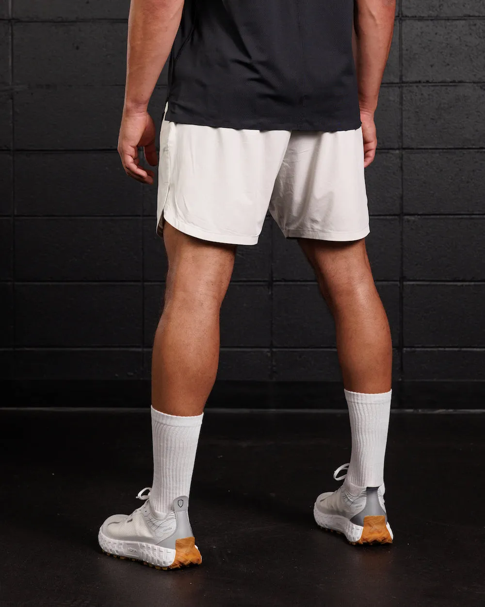 WrinkleResistant Fabric Aerolite 6" Training Short | Stone