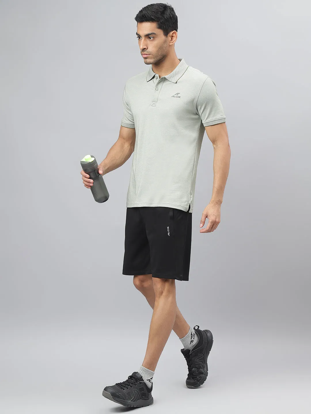 Weekend Outing Alcis Men Sea Spray & White Anti-Static Slim-Fit Metro Athleisure Polo T-Shirt