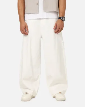 XXIII Balloon Jeans Off White Night Out City Walk Minimalist Calm Aesthetic