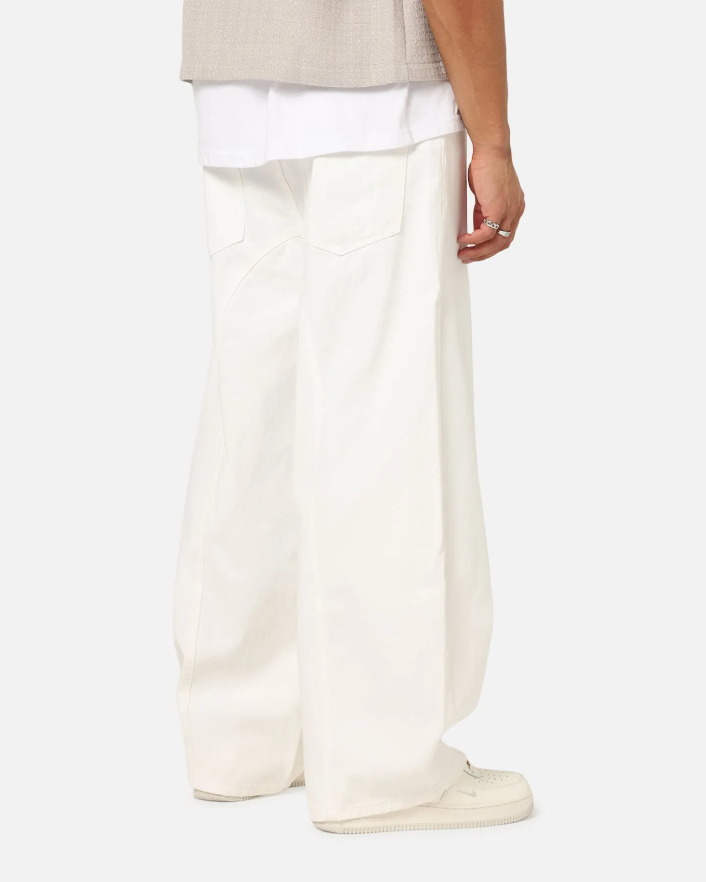 Weekend Warrior Creative Look Modern Daily Function XXIII Balloon Jeans Off White