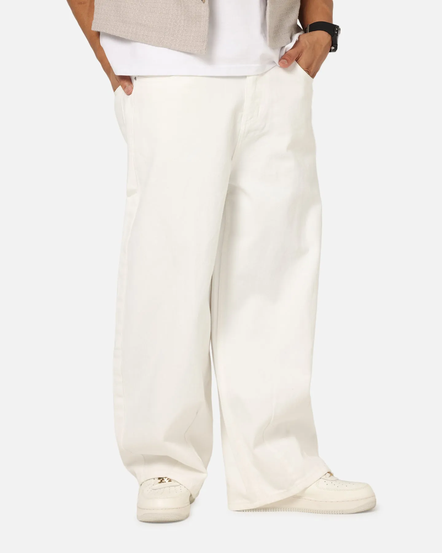 Stone Wash Finish XXIII Balloon Jeans Off White
