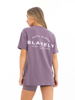 Tight fit sexiness Curved Active Studios Oversized T-Shirt - Grape