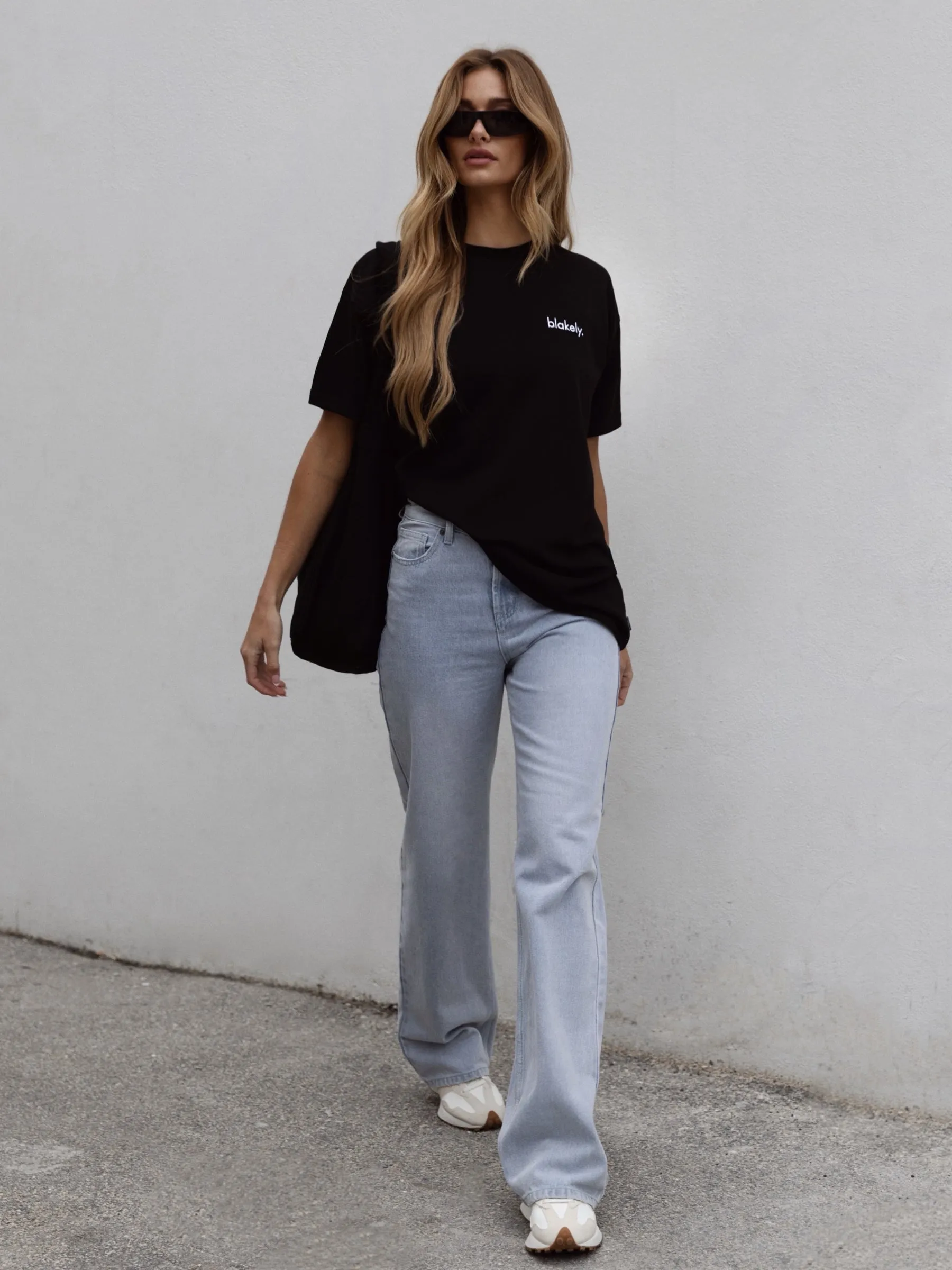 Sami Oversized T-Shirt - Black Cozy Layering