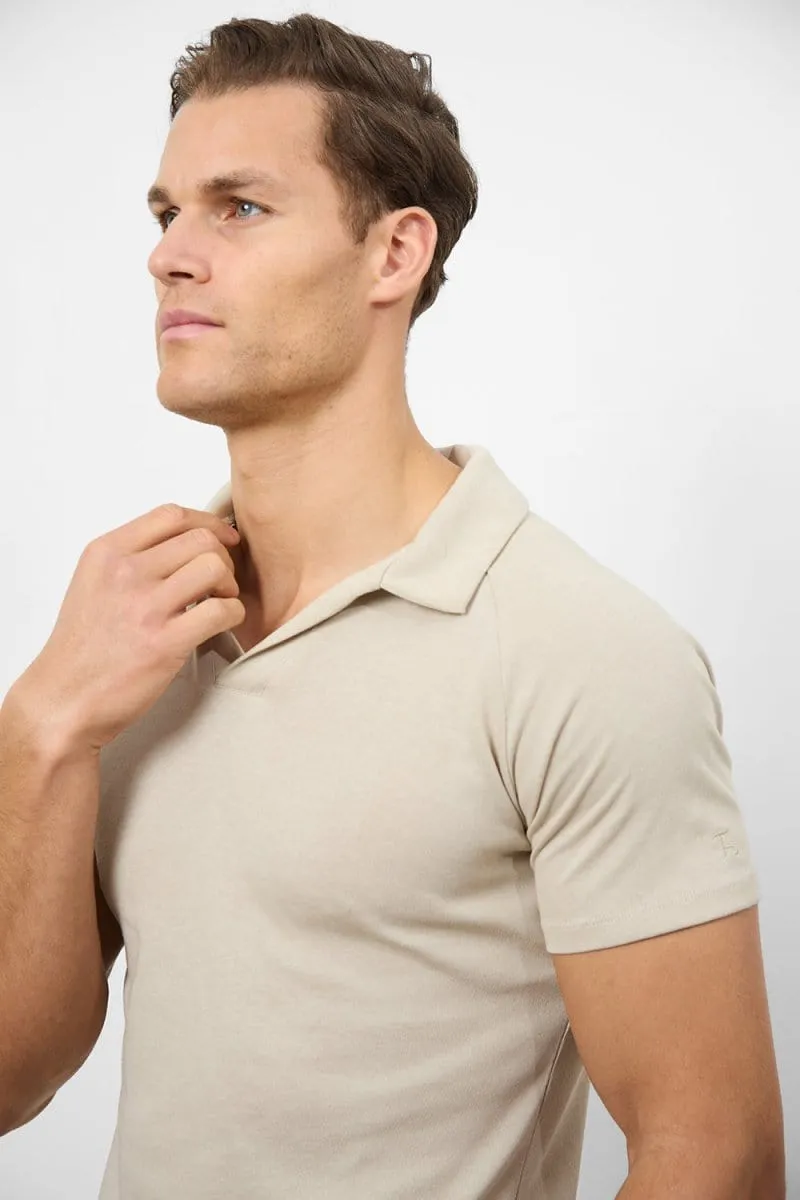 Hygroscopic Threads LowMaintenance Fabric Knit Look Open Collar Polo Shirt in Stone