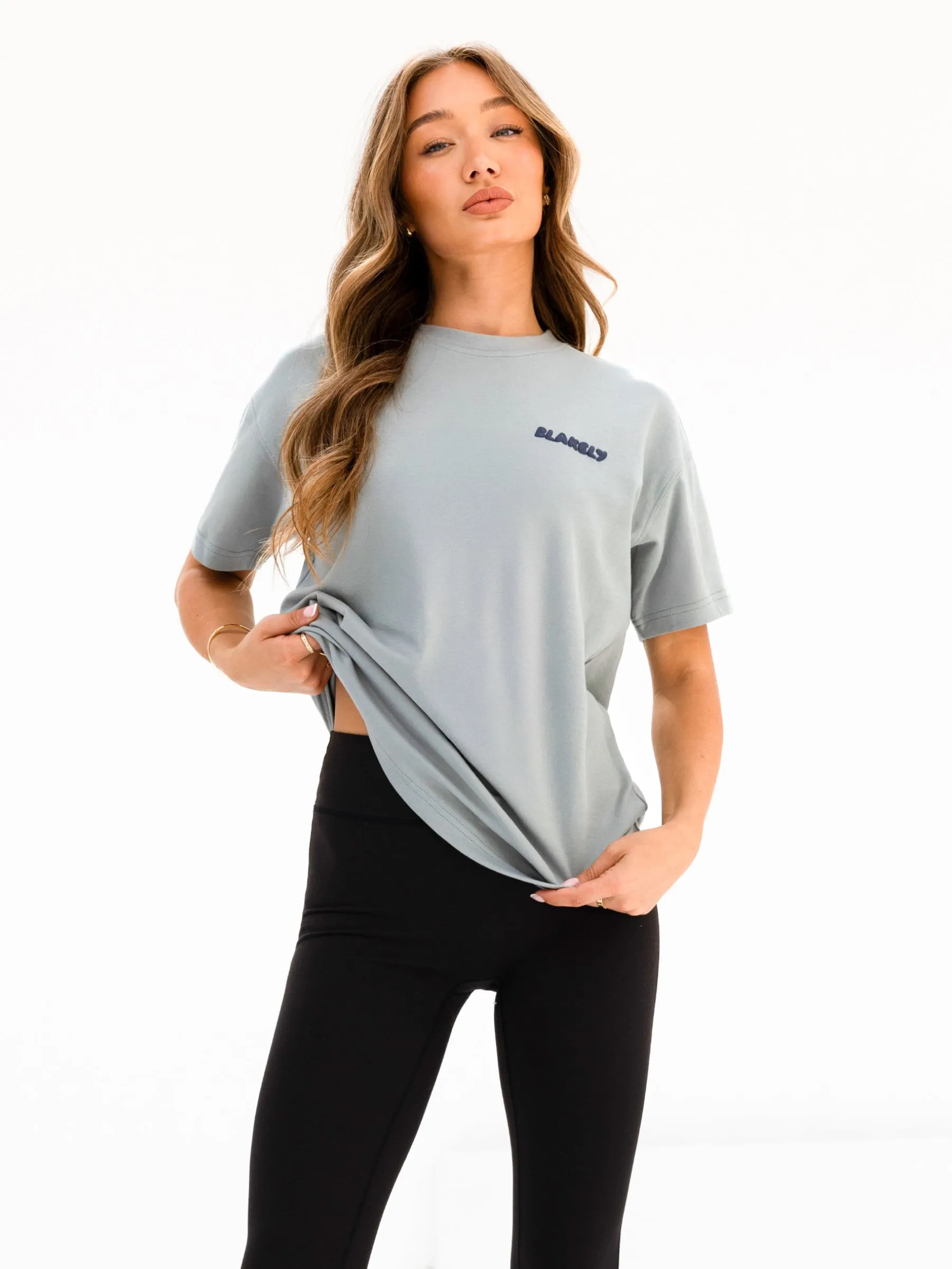 Everyday apparel Slim Silhouette Cloud Print Oversized T-Shirt - Mineral Blue