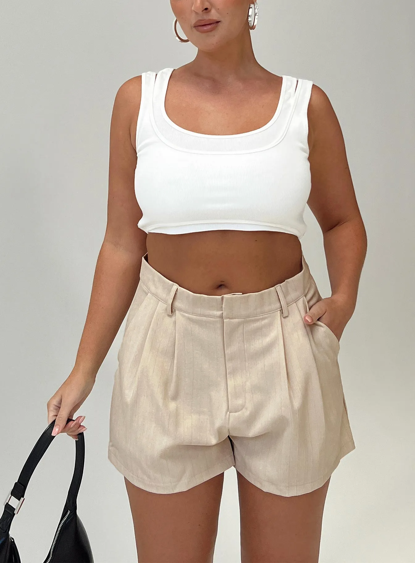 Seize The Day Shorts Beige Farm Glow Travel Light