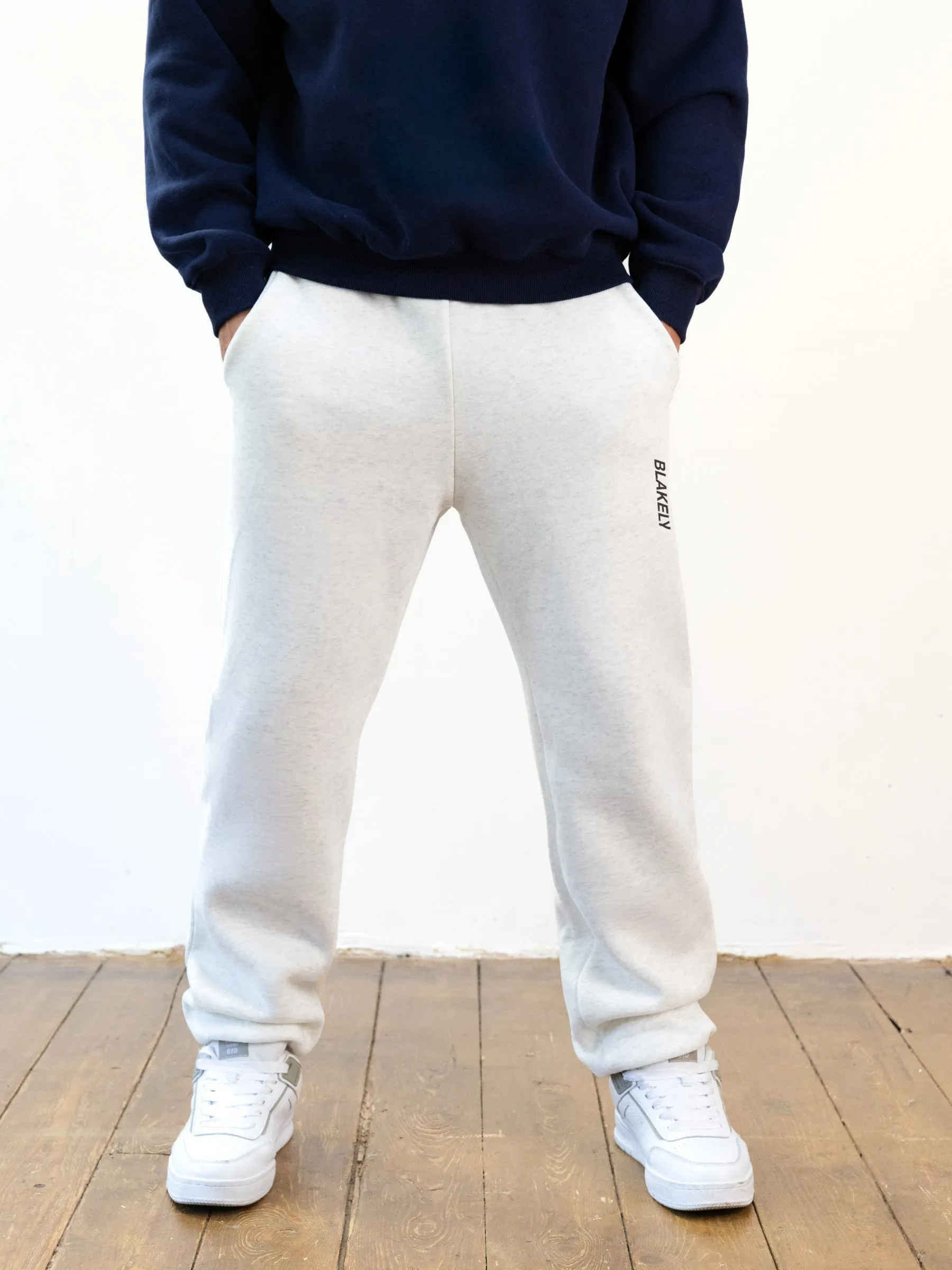 Italic Linear Relaxed Sweatpants - Marl White Cozy Wear