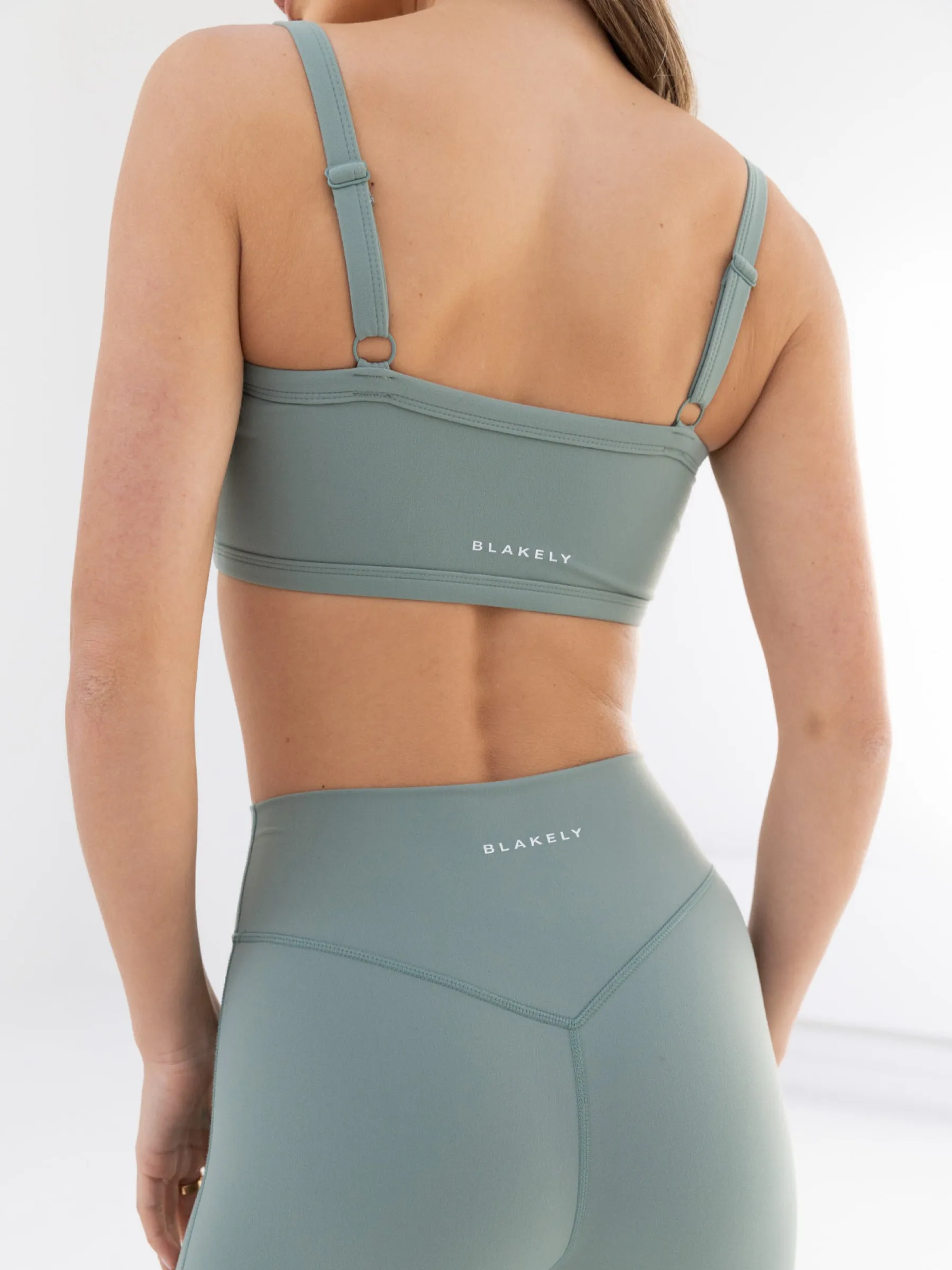 Smooth Structure Topstitching seams Ultimate Sports Bra - Sage Green
