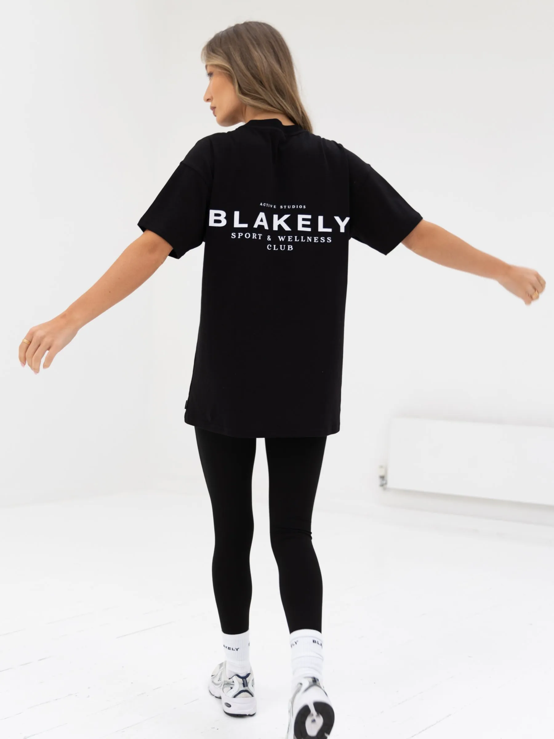 Active Studios Oversized T-Shirt - Black Relaxed Smart Perfect Layer Wear