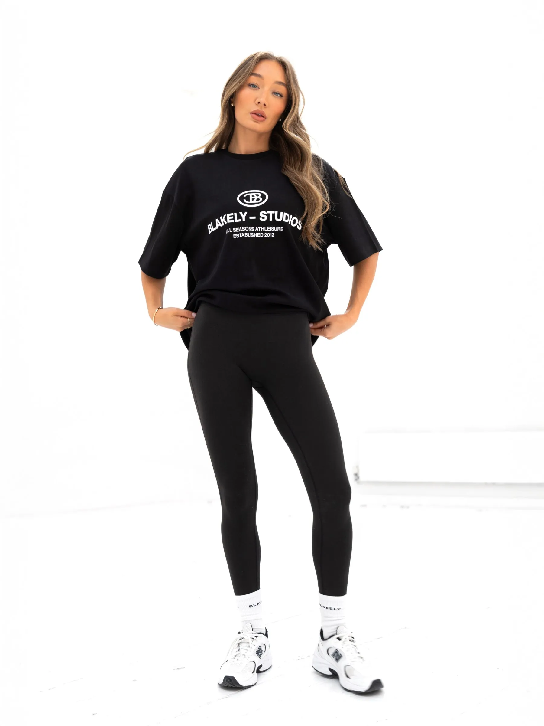 Madison Ultra Oversized T-Shirt - Black Fresh Vibes