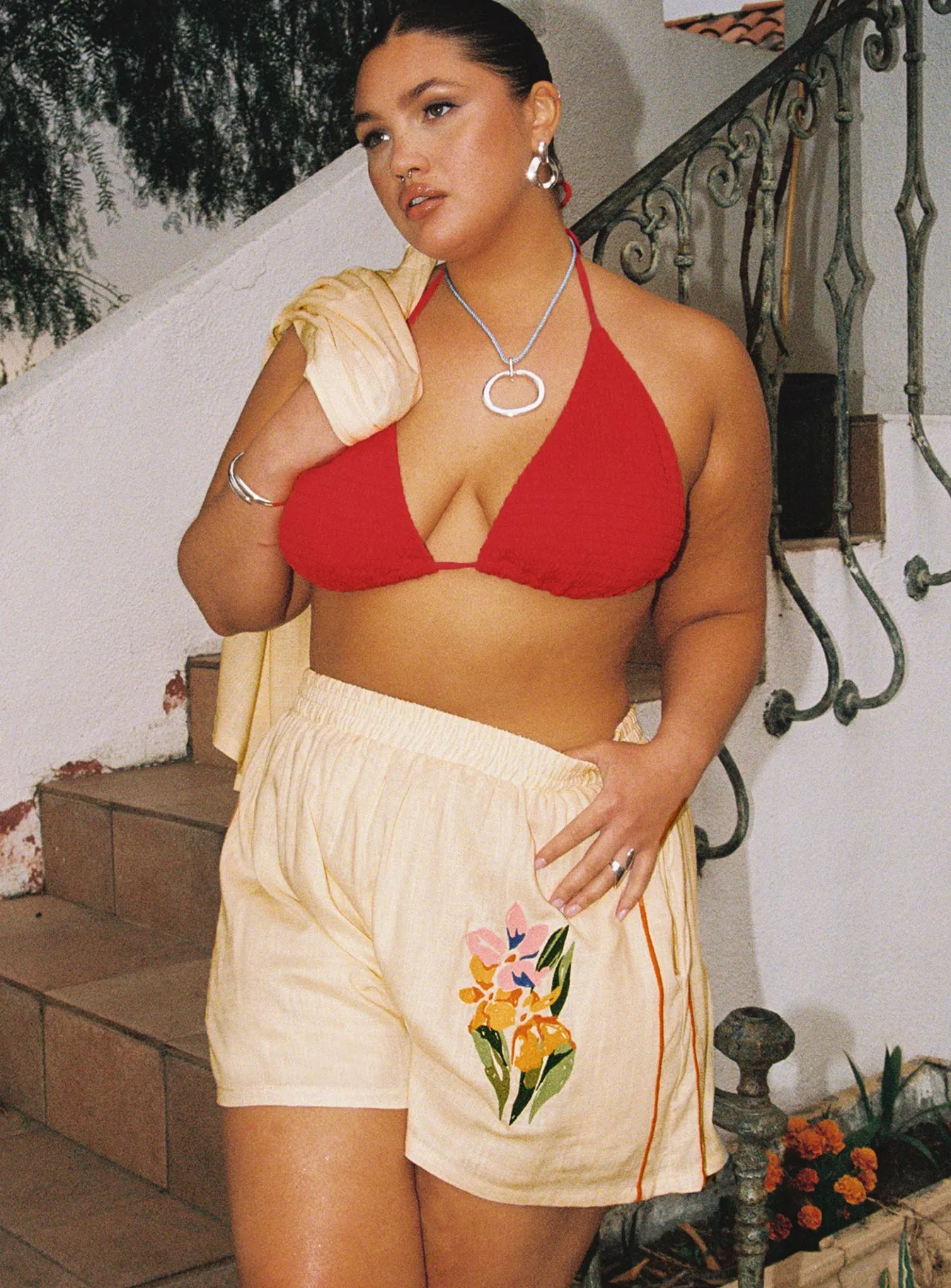 Fiorellie Shorts Cream Curve Virtual Fit