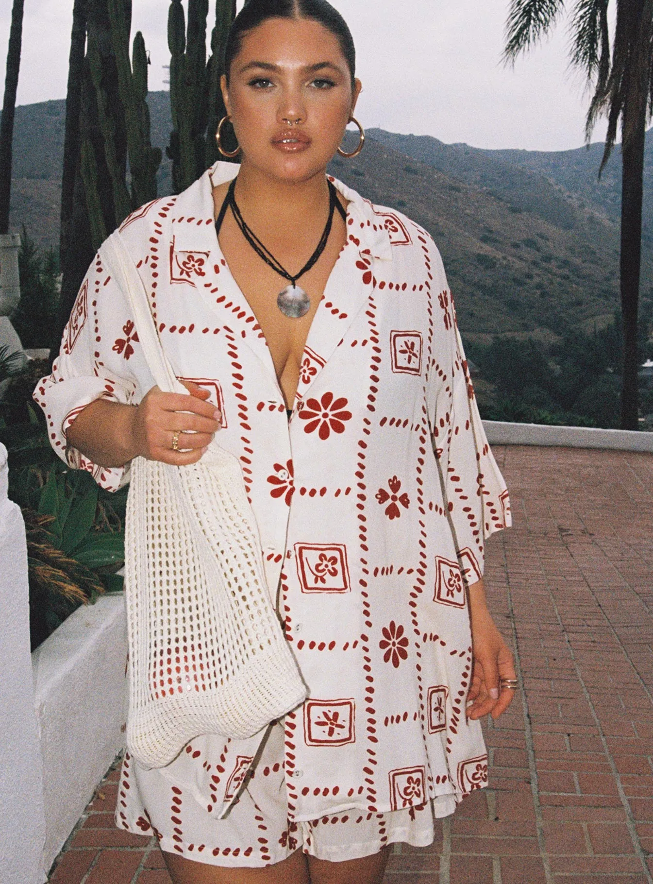 Resortella Set White / Red Curve Meeting Ready Morning Ease