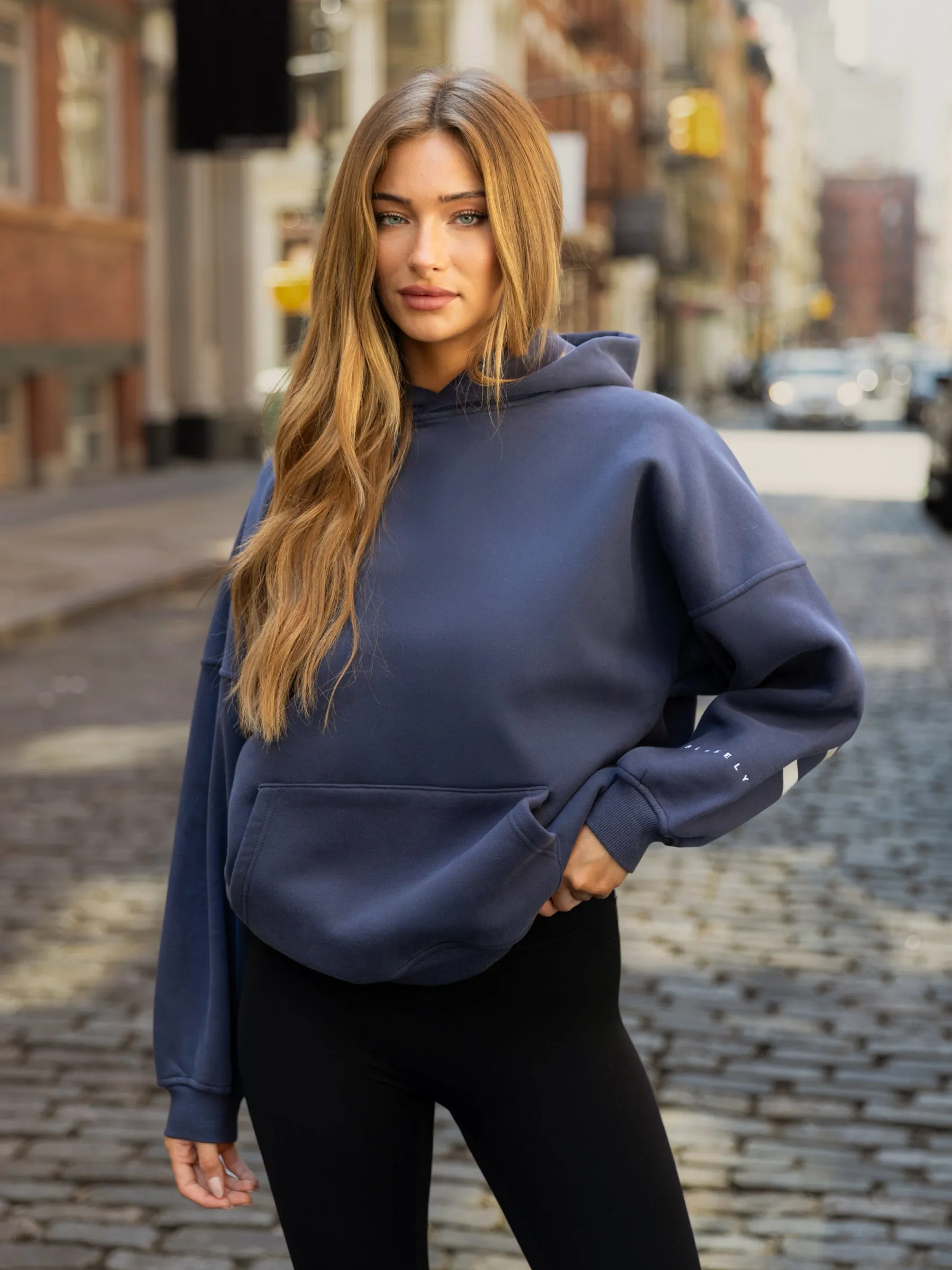 Isabel Oversized Hoodie - True Navy Wildebeest like