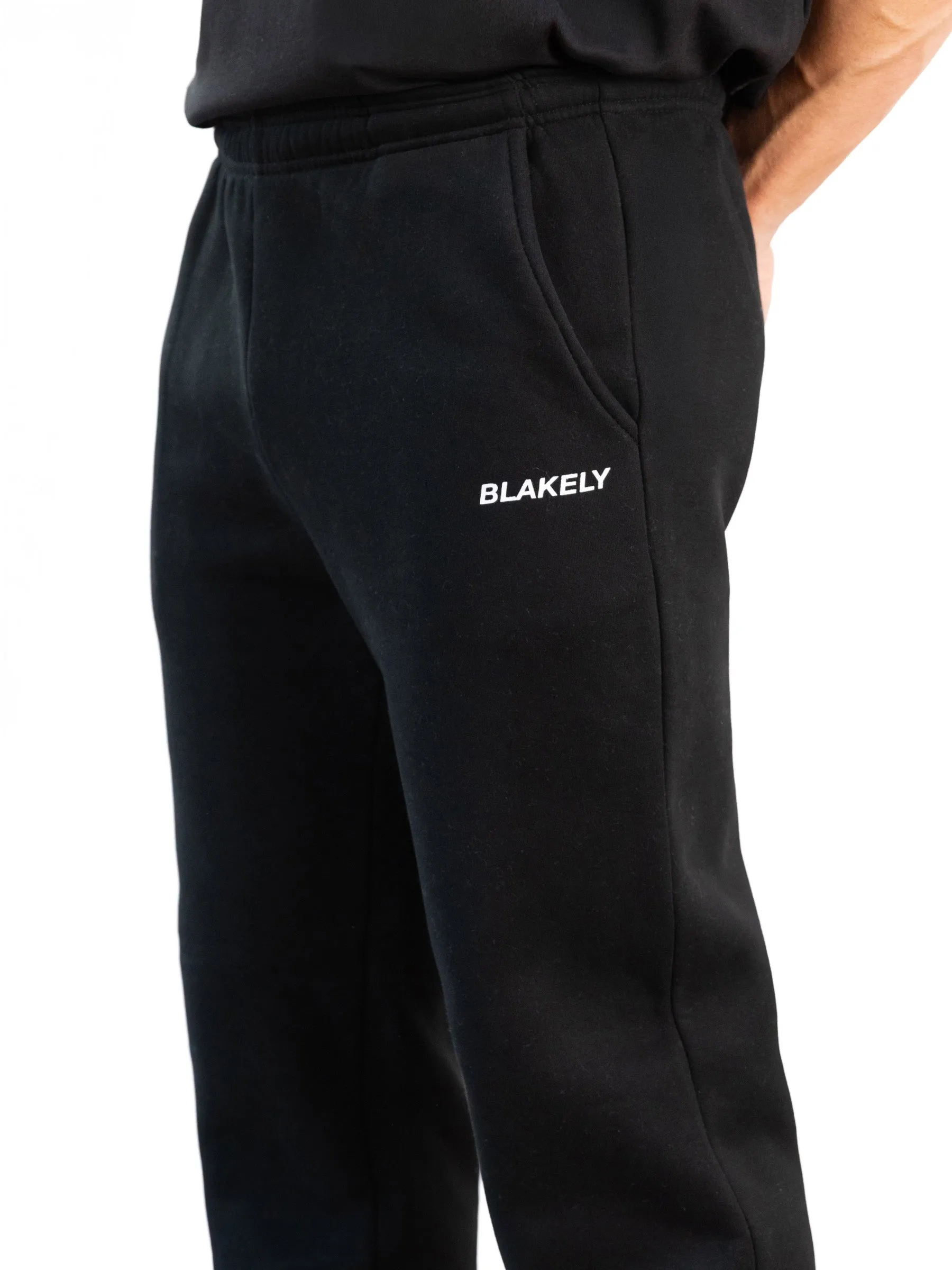 Skinny Fit Italic Relaxed Sweatpants - Black