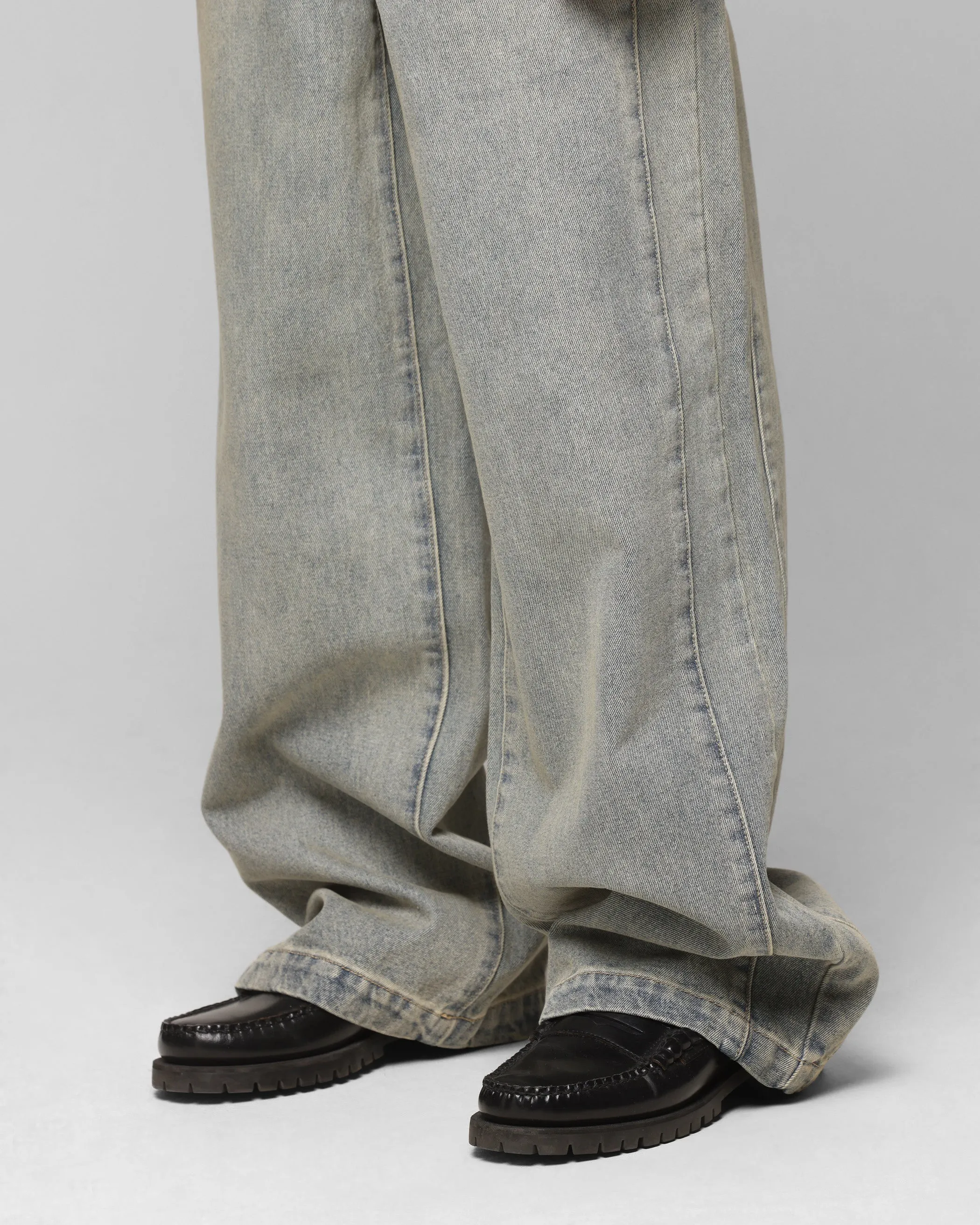 Weekend Warrior Luxury Athlete Fit Loiter Star Walker Wide Leg Jean Washed Blue