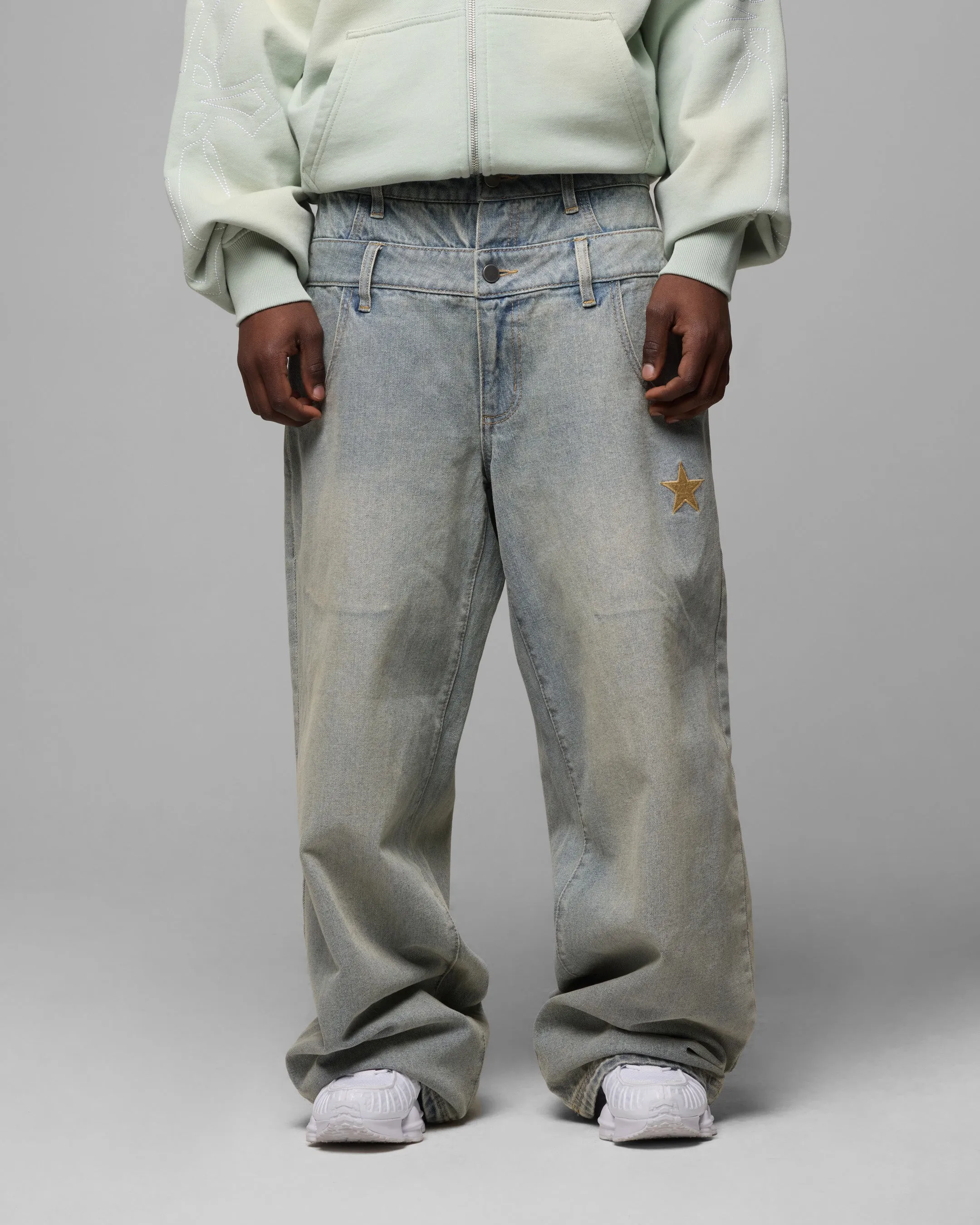 Winter Warmth Sustainable Beach Day Brunch Outfit Elegant Loiter Star Layered Jeans Washed Blue