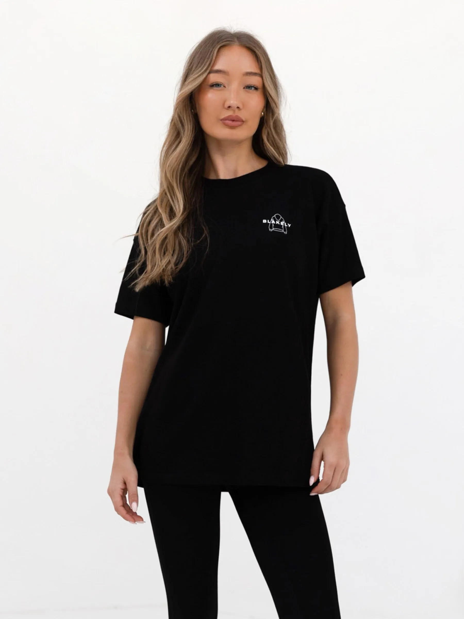 Day-to-Night Look Isabel Icon Oversized T-Shirt - Black