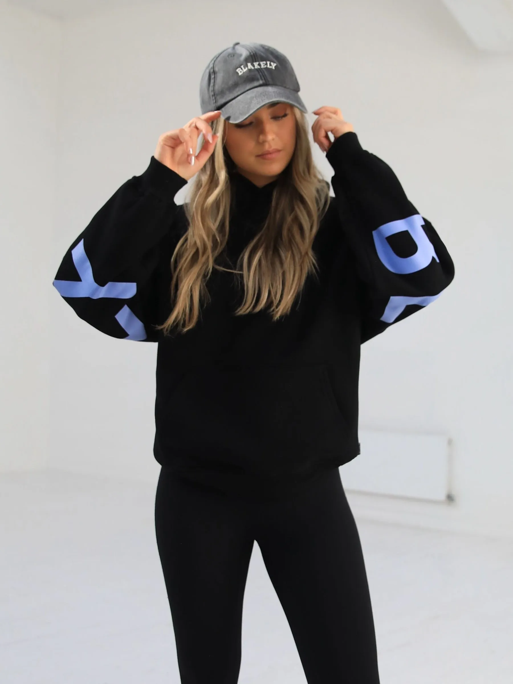 Resort Wear Members Isabel Oversized Hoodie - Black & Blue