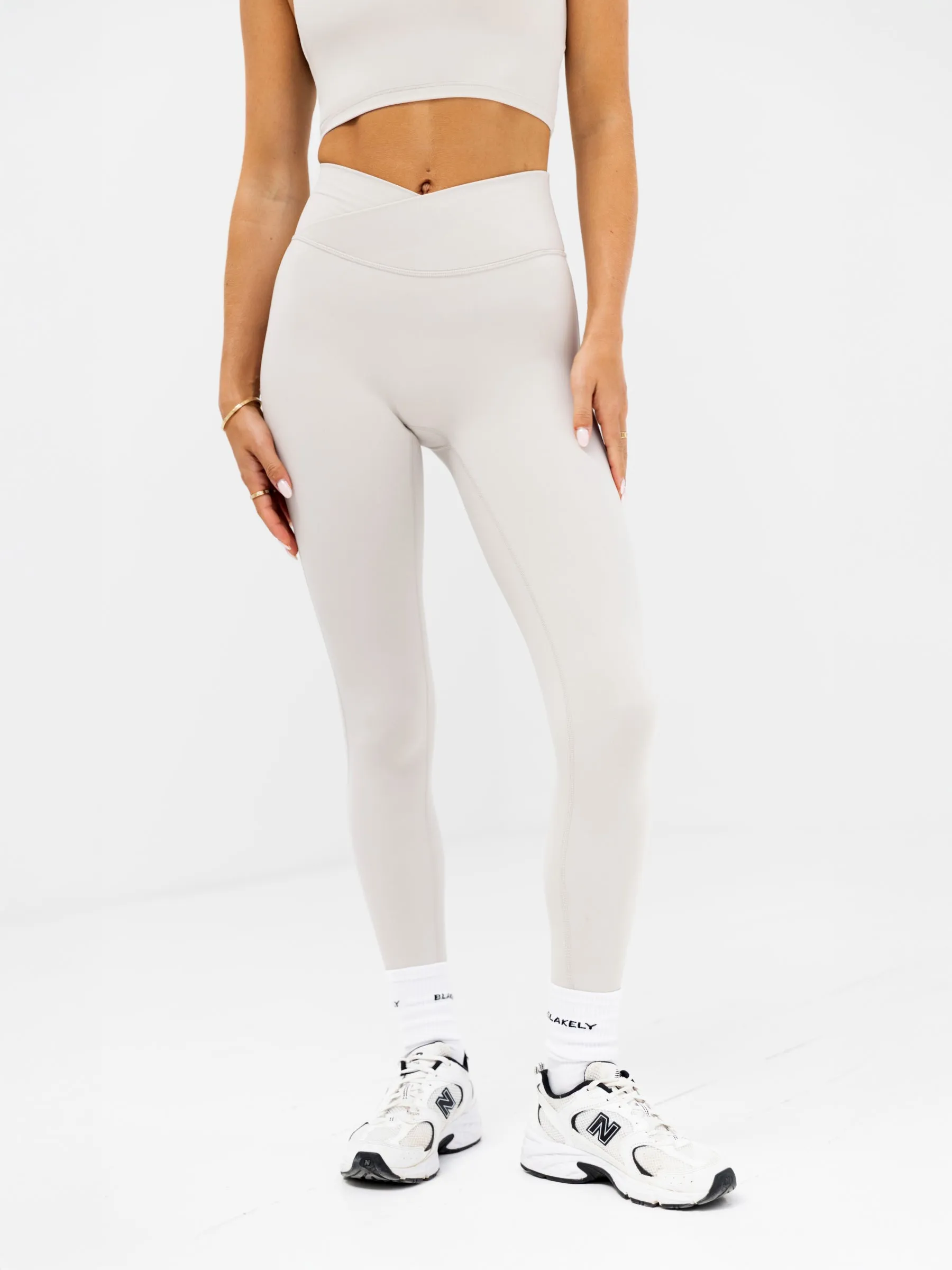 Clean Lines Ultimate Crossover Leggings - Ivory