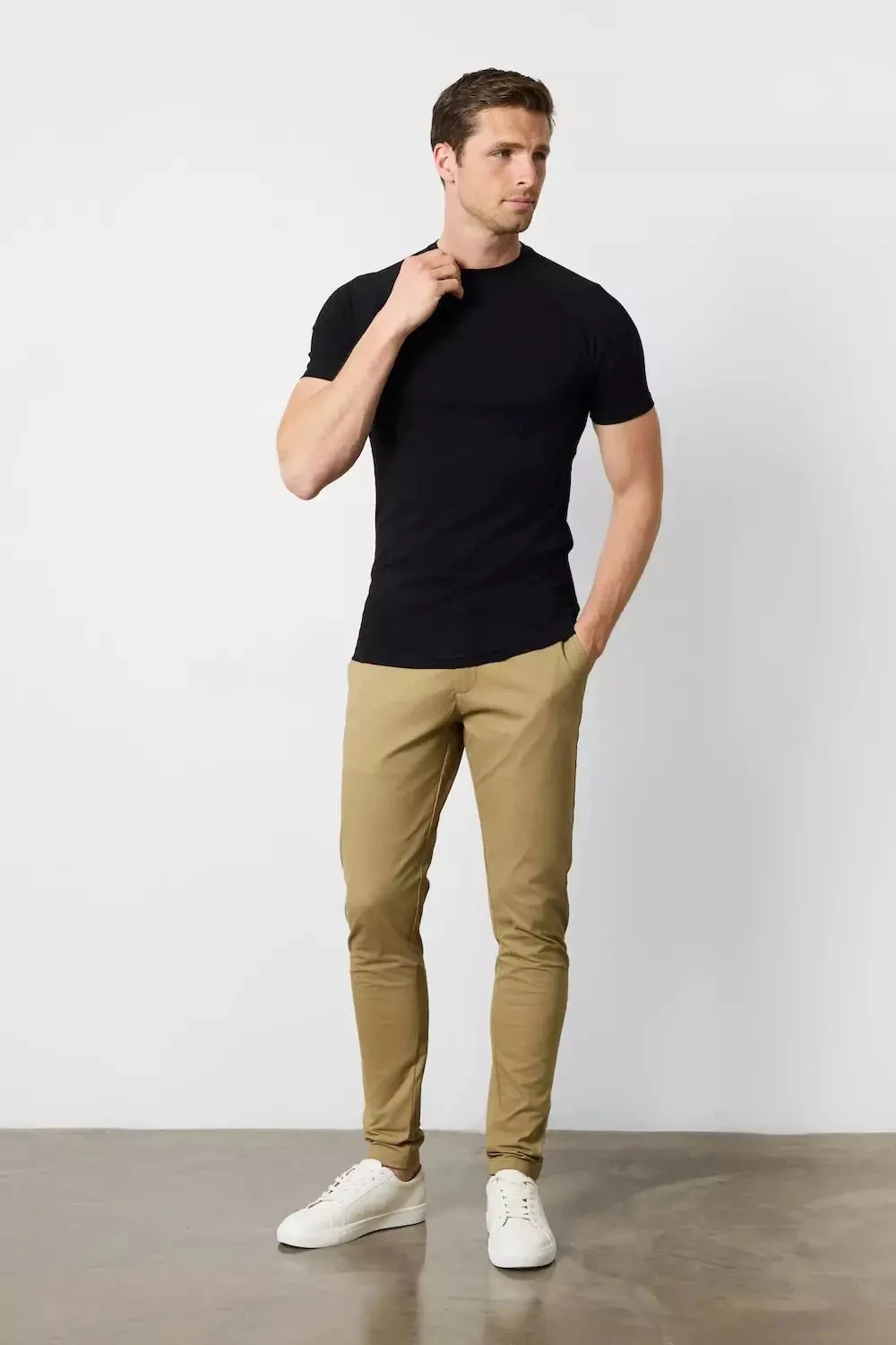 Athletic Fit T-Shirt in Black TemperatureRegulating