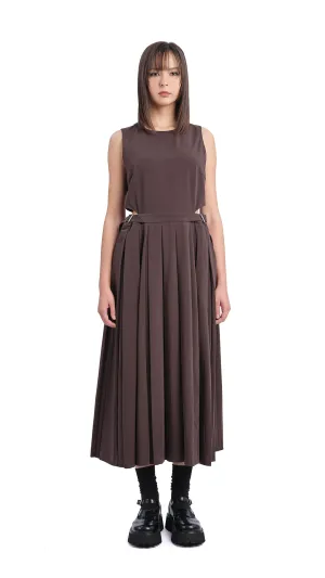 Model Edge Beach Fit Pleated Cut-out Dress