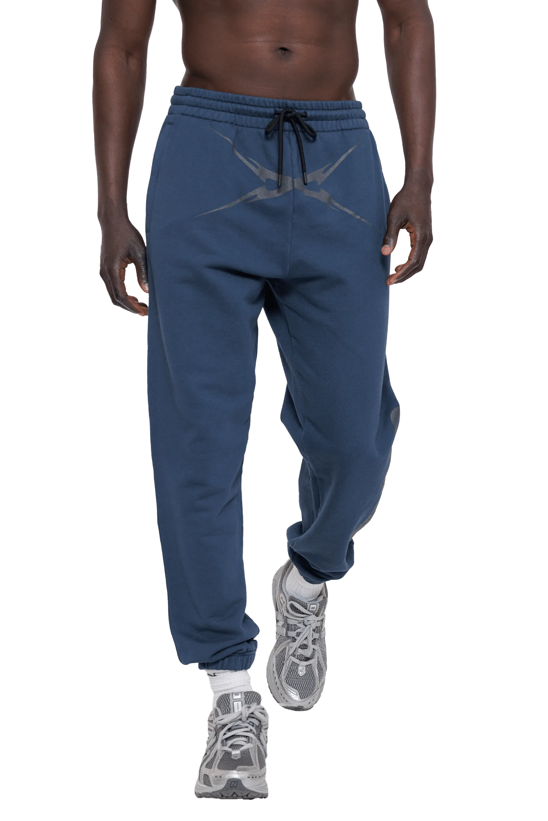 JOGGERS CROSS GRAPHIC - NAVY Versatile staple