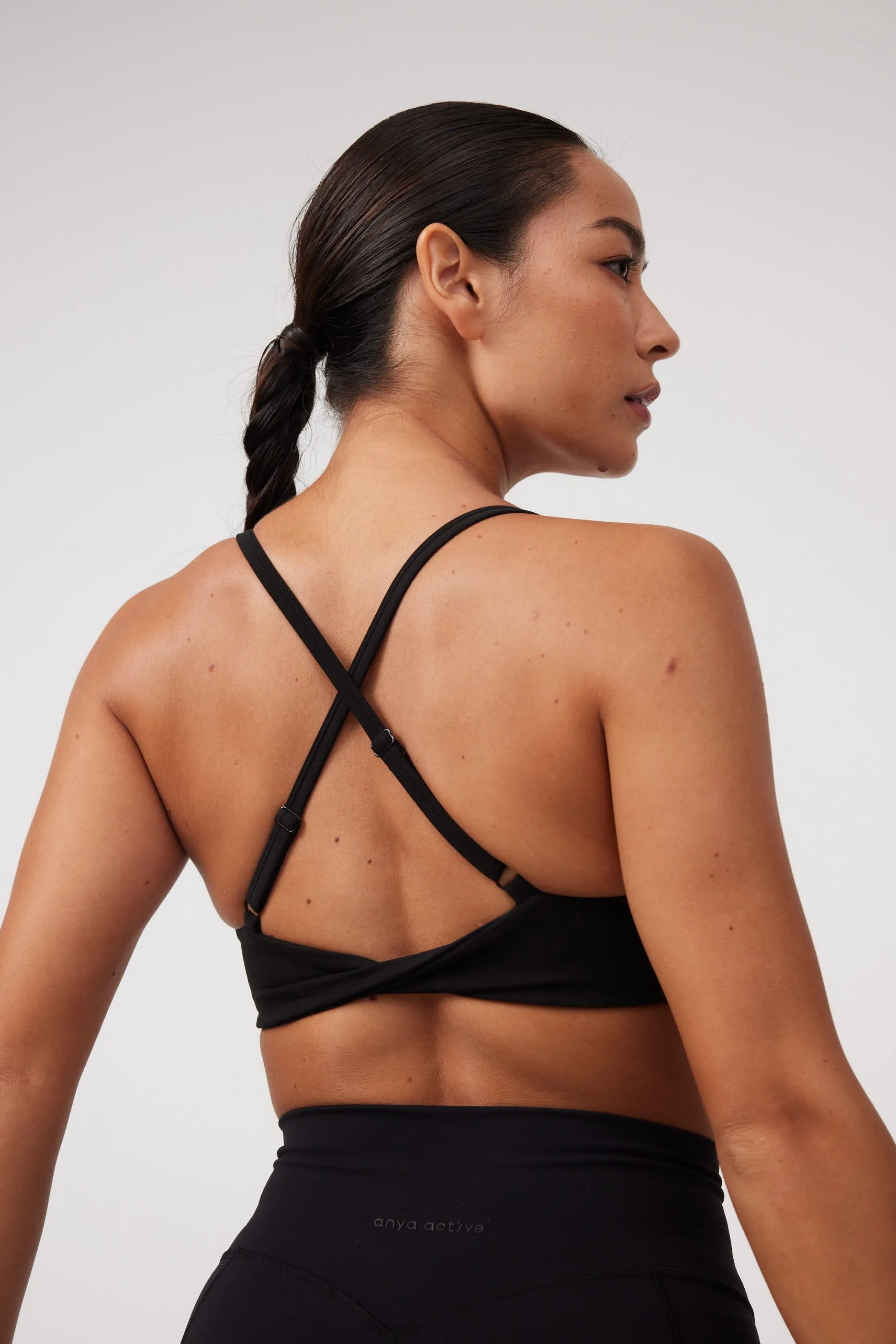 Adjustable Closure Soft Touch Twist Bra in Black Sesame