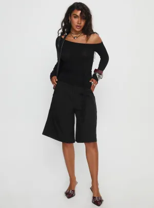 Brynah Pintuck Tailored Short Black Photo Fit