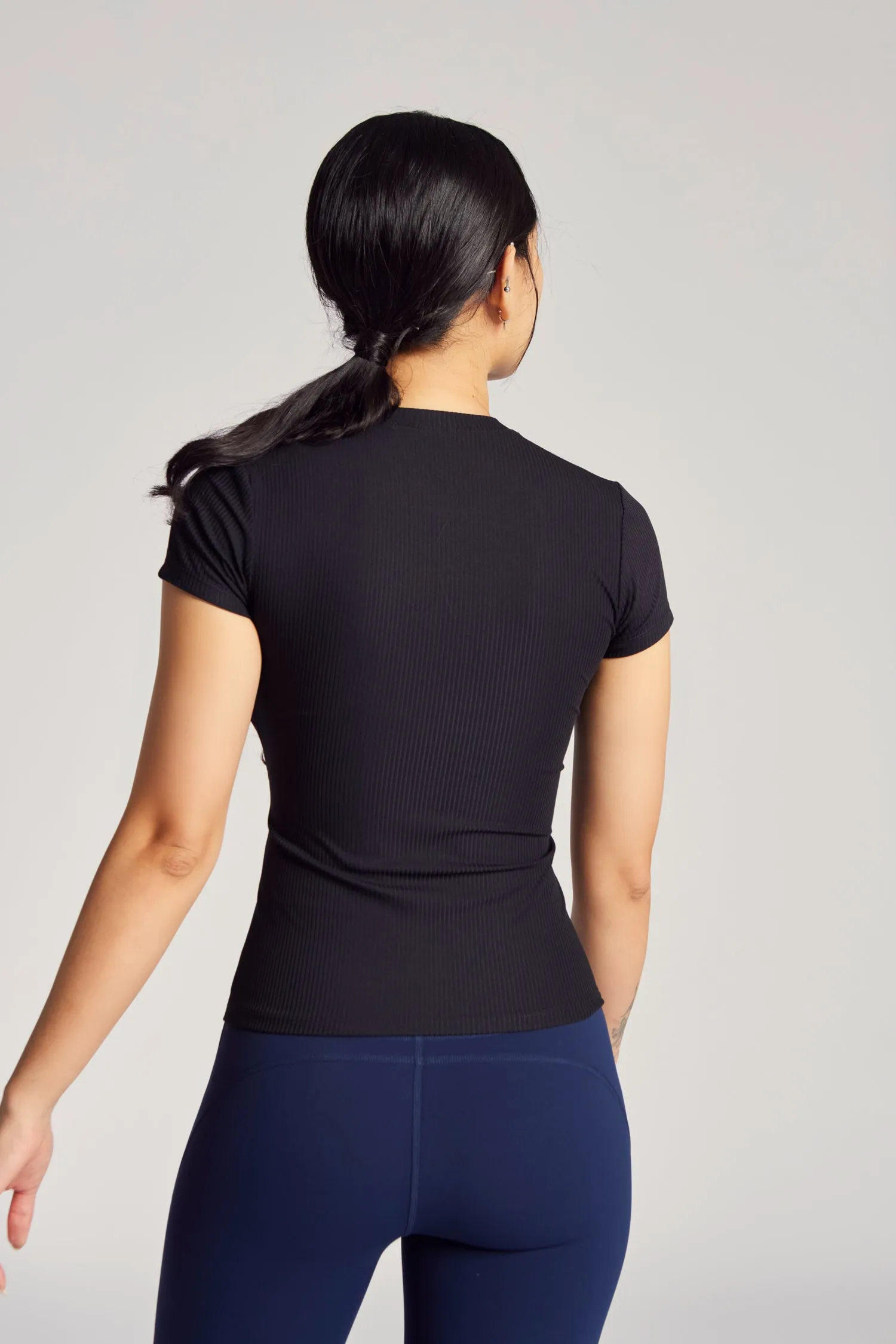 Like A Hug Tee (Rib) in Black Sesame yoga clothing