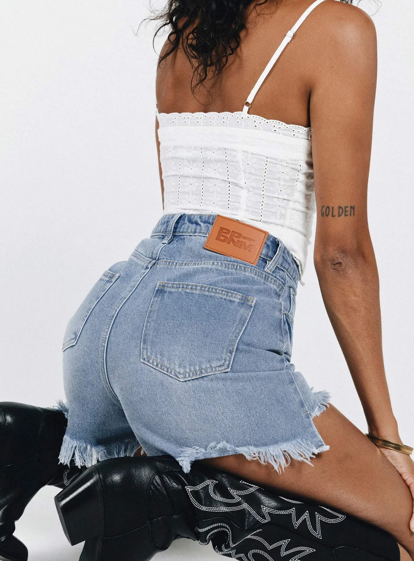 MoistureControl Fabric Kalynda Denim Shorts Mid Wash Blue