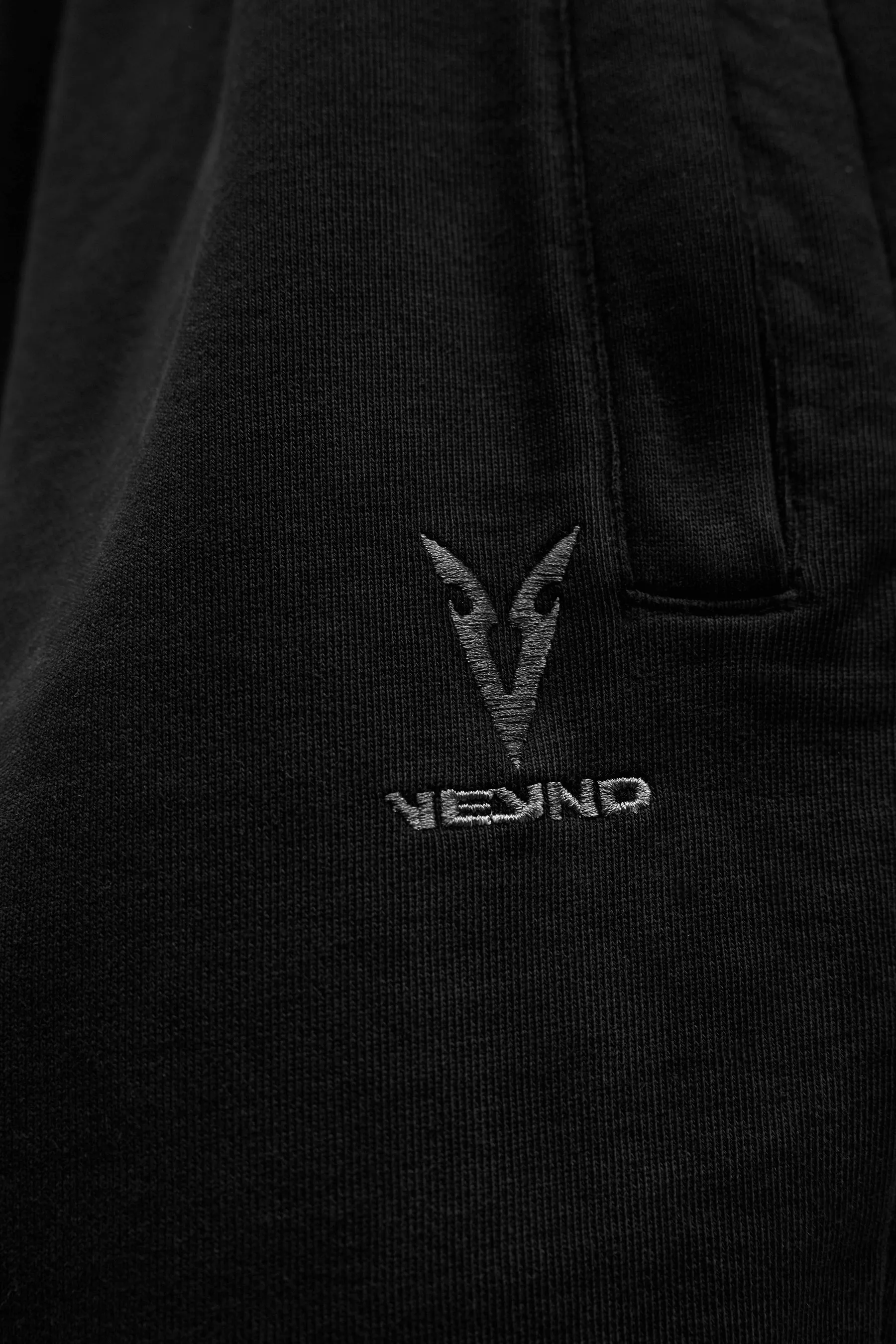 JOGGERS - Black Back pockets