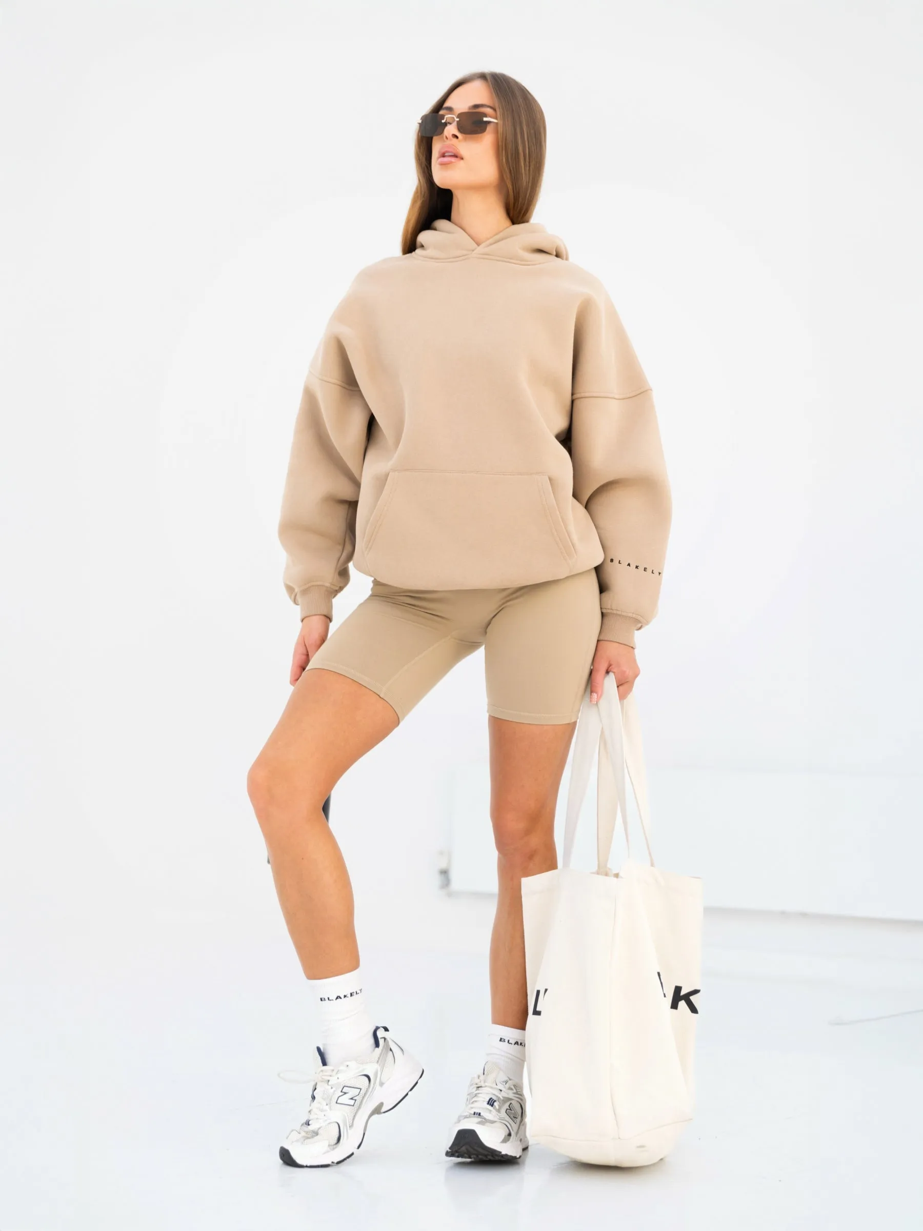 Isabel Oversized Hoodie - Tan Active Street Mole like