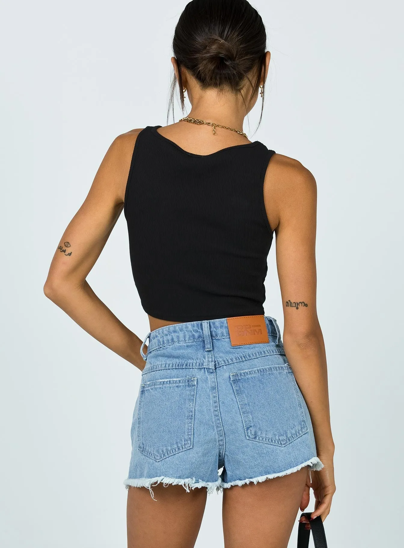 Elise Shorts Formal Tone Car Cool
