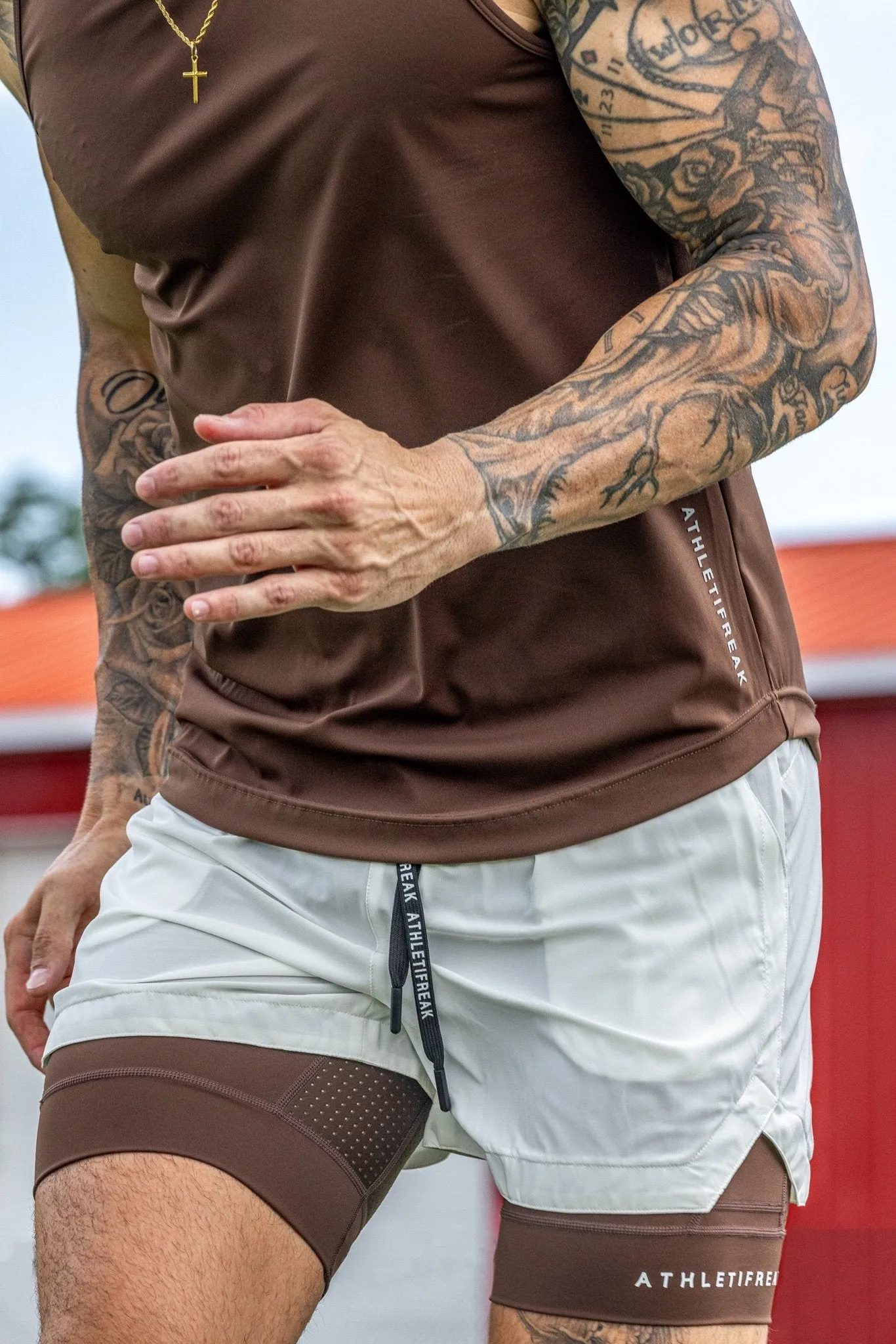 Tagless label Formal Wear [CORE] Training Shorts 4" - White/Espresso