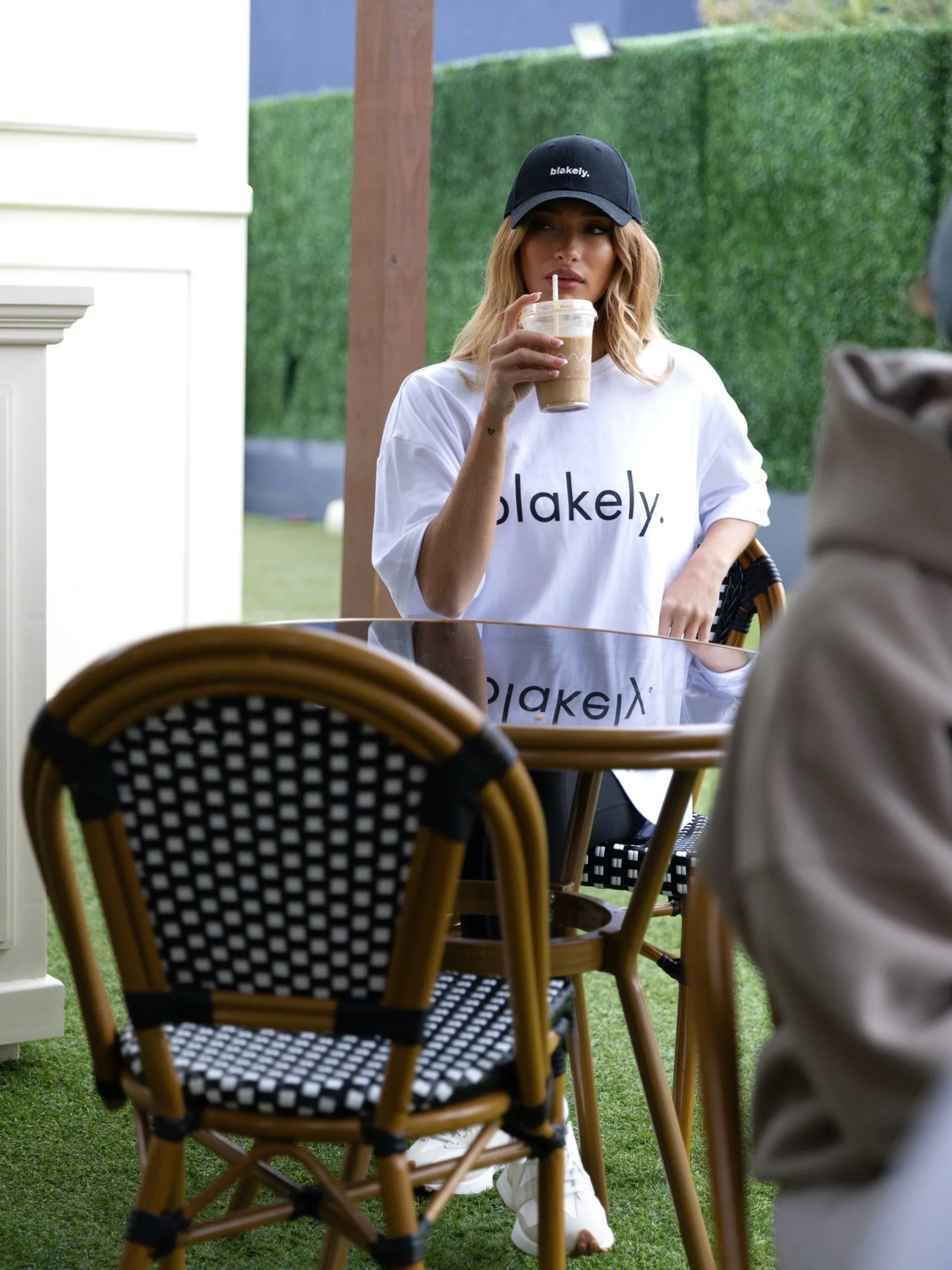 easygoing look Logo Ultra Oversized T-Shirt - White