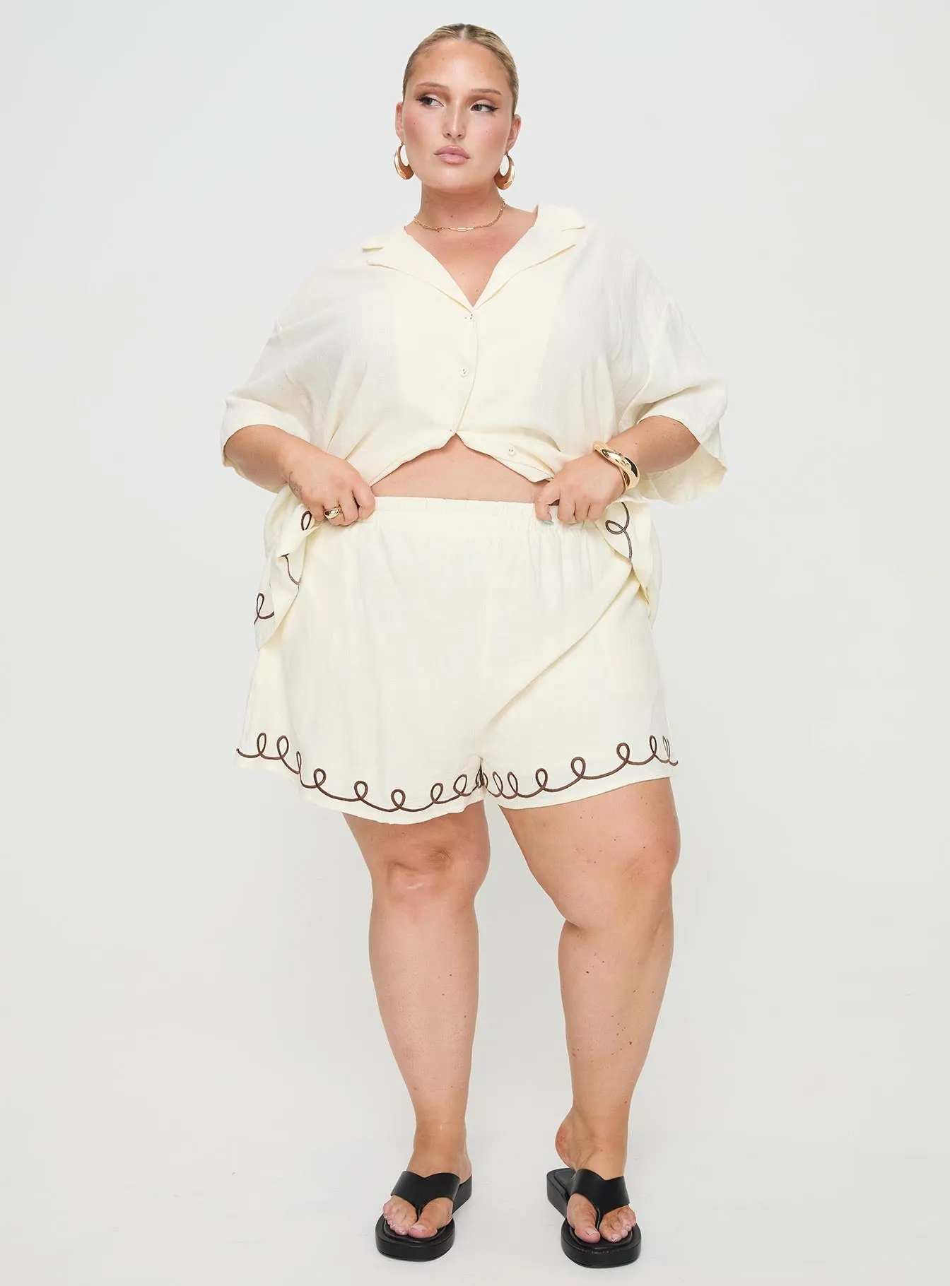 Jamari Linen Blend Shorts Cream / Brown Curve Hero Glow