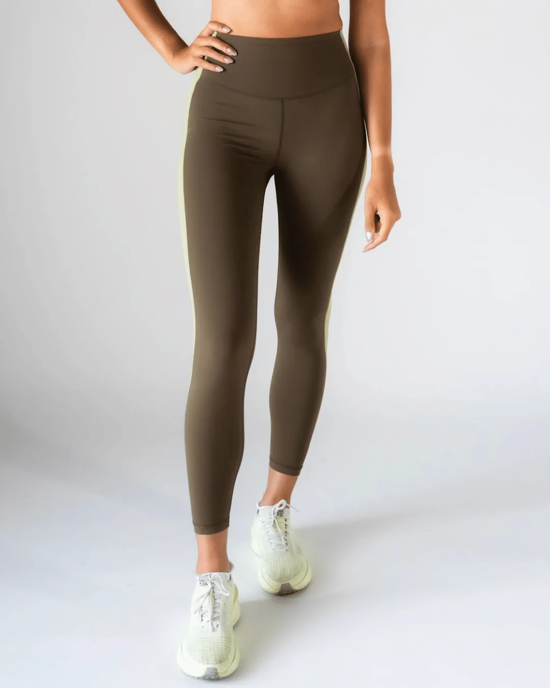 Quick Dry Minimalist Style Stretch Fit Daily Routine [CORE] Defynt Leggings - Olive / Kiwi
