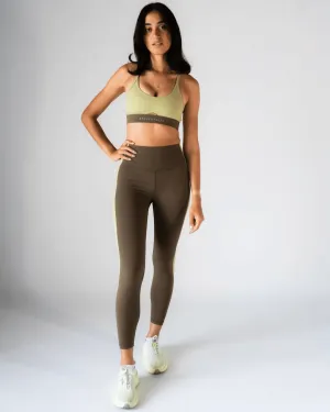 Ultra Performance Smooth silhouette [CORE] Defynt Leggings - Olive / Kiwi