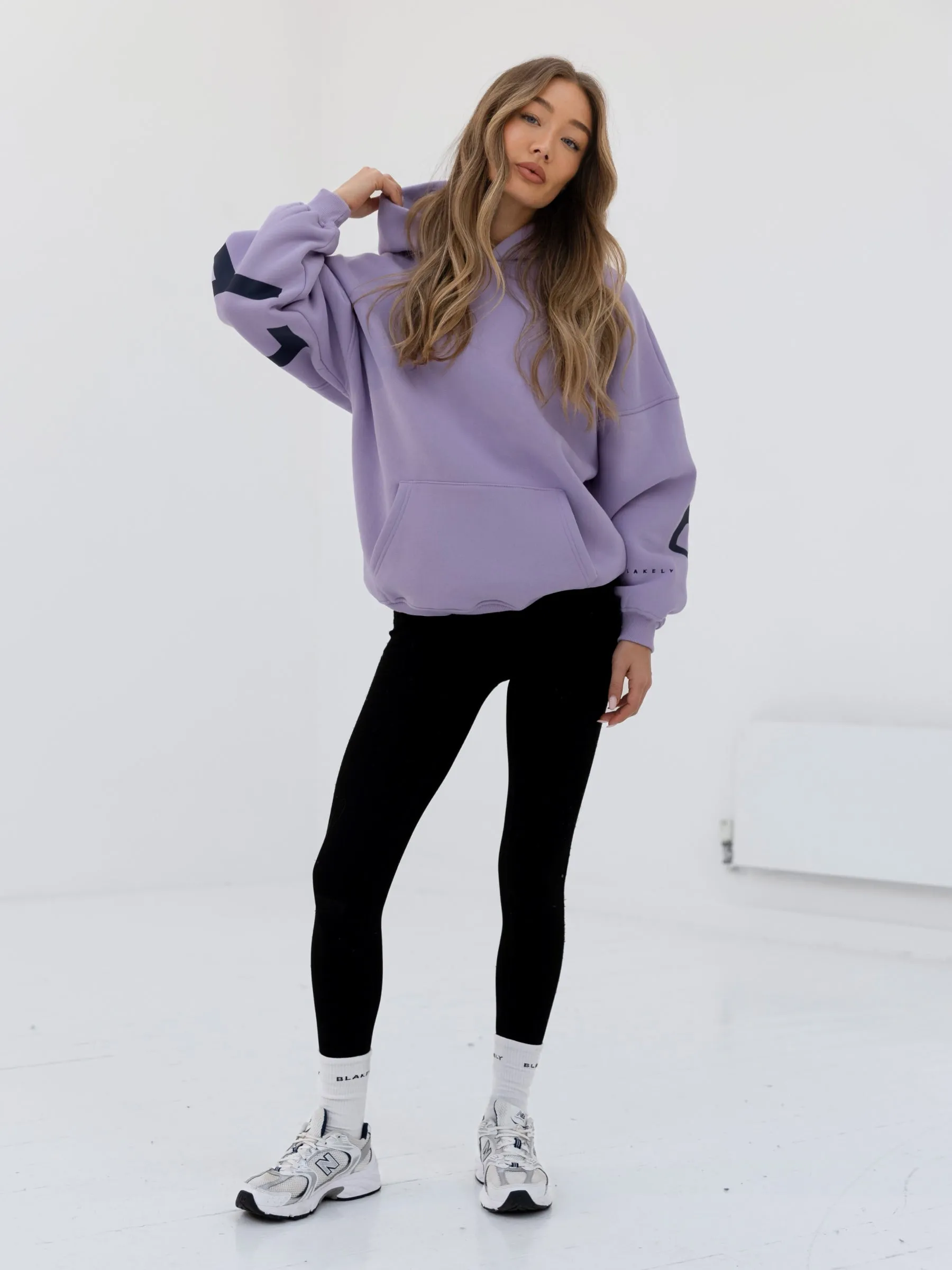 Isabel Oversized Hoodie - Violet meeting look