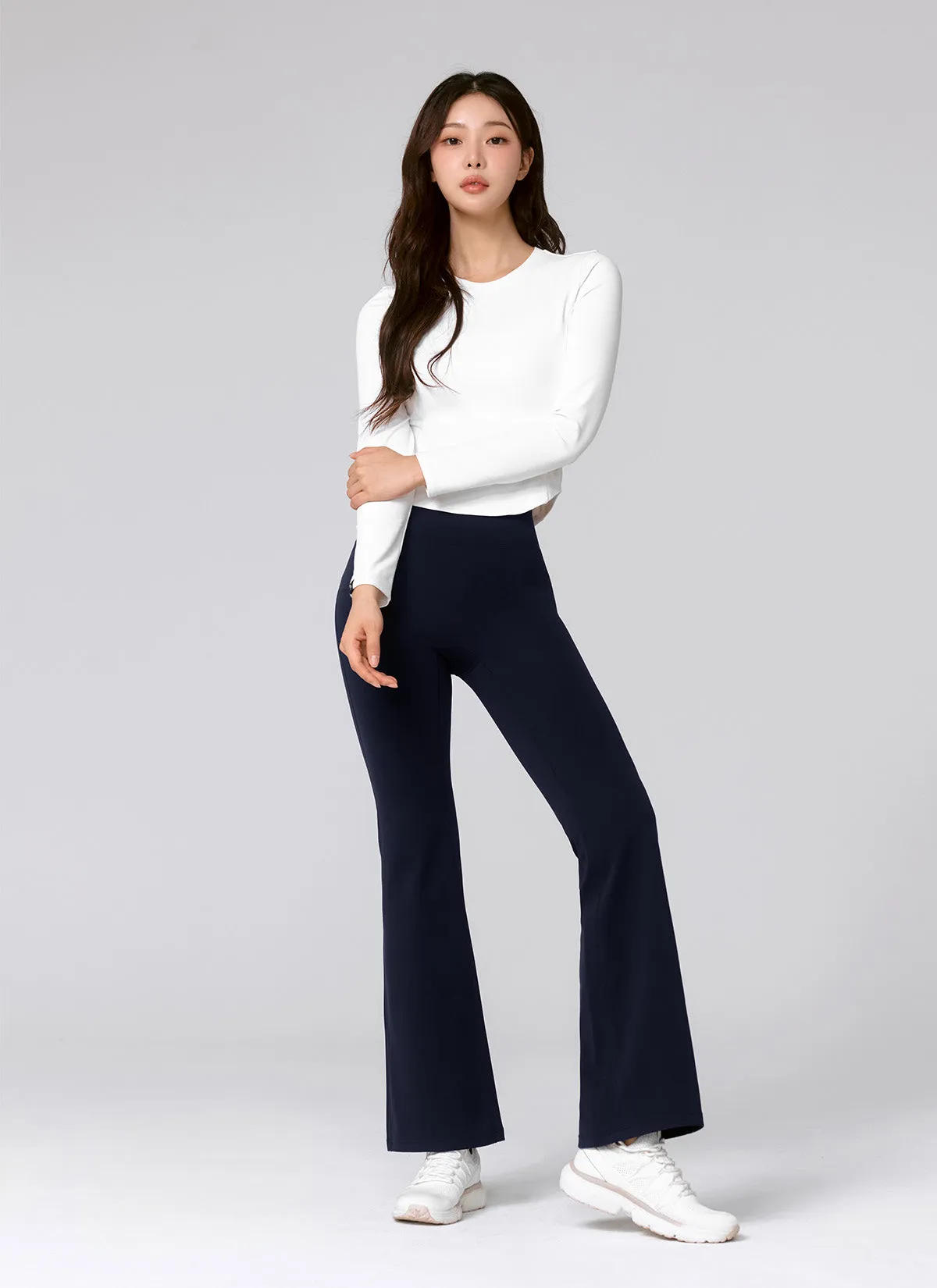 FormFitting Cut Black Label Signature Power Rise Fleece Bootcut Pants